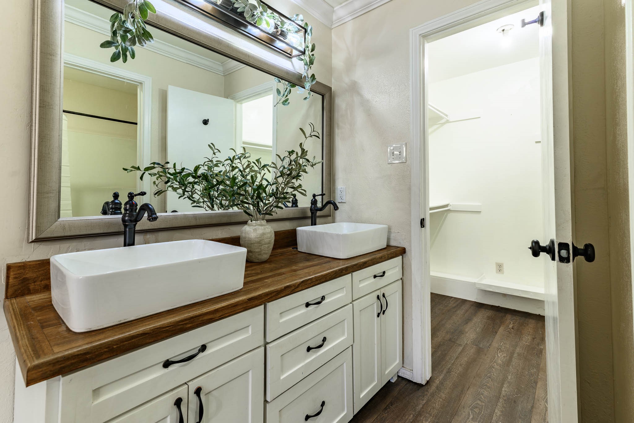 505 Meadow Ridge Cedar Hill TX 75104