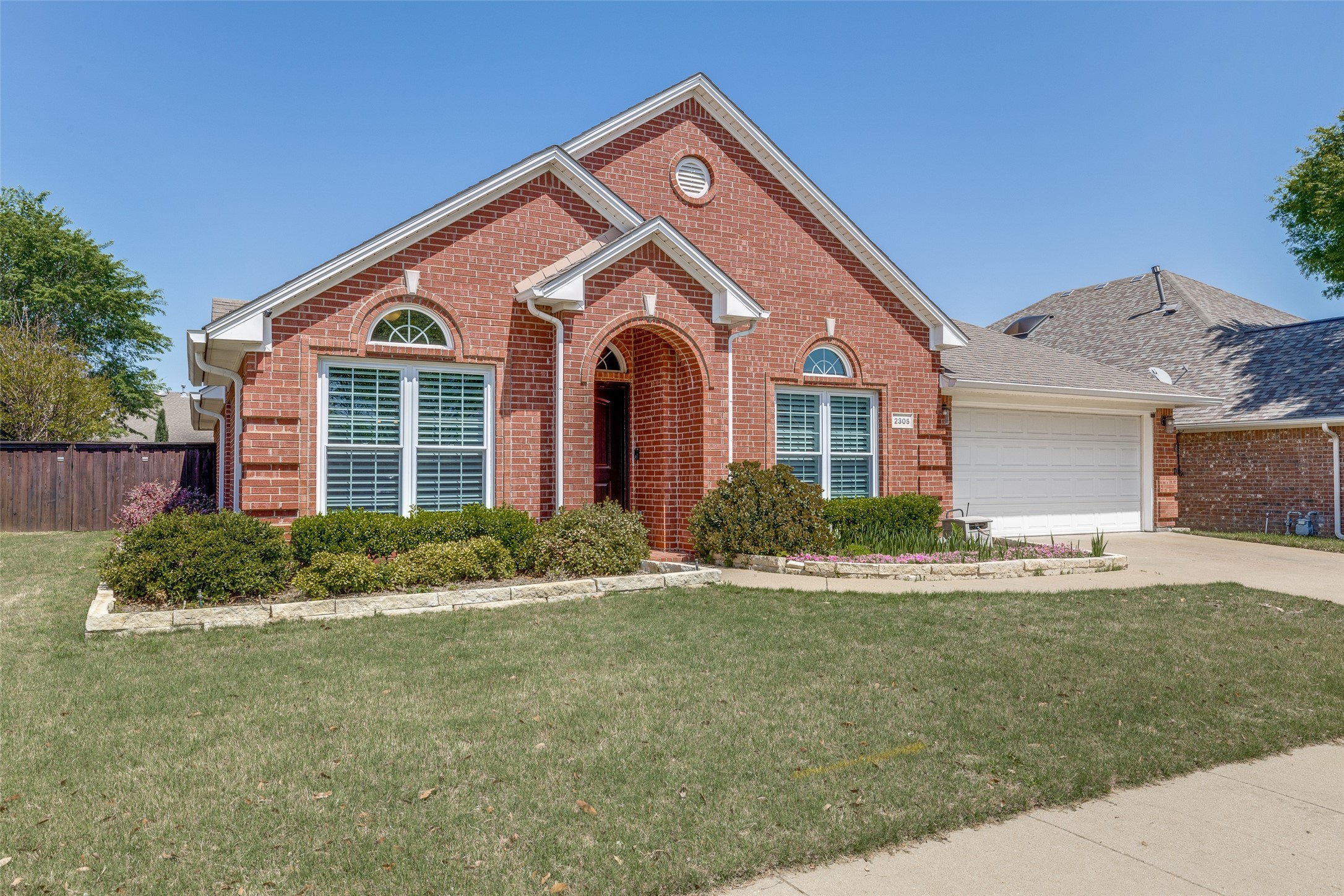 2305 Everton Drive Arlington TX 76001