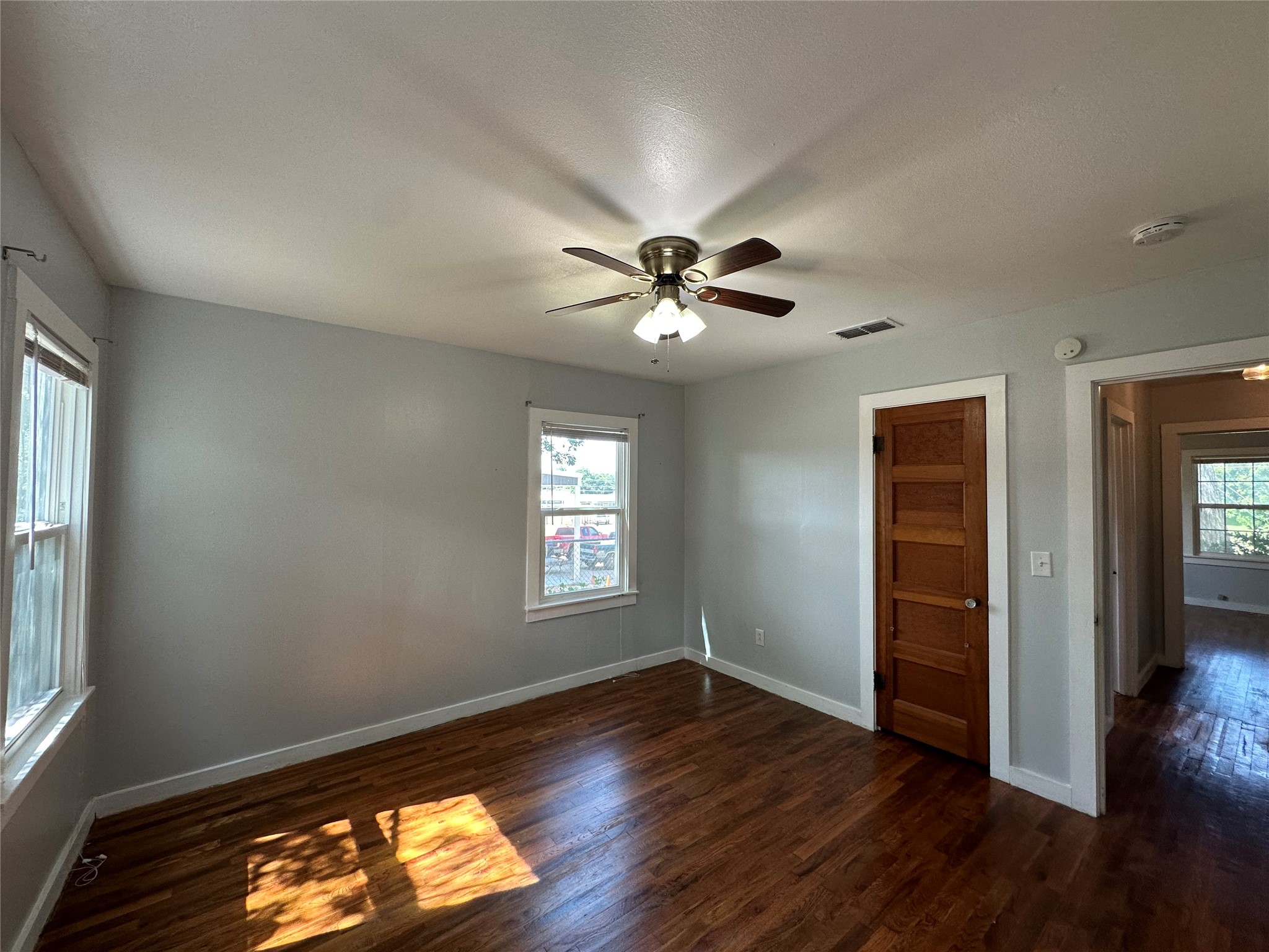 208 N Bowie New Boston TX 75570