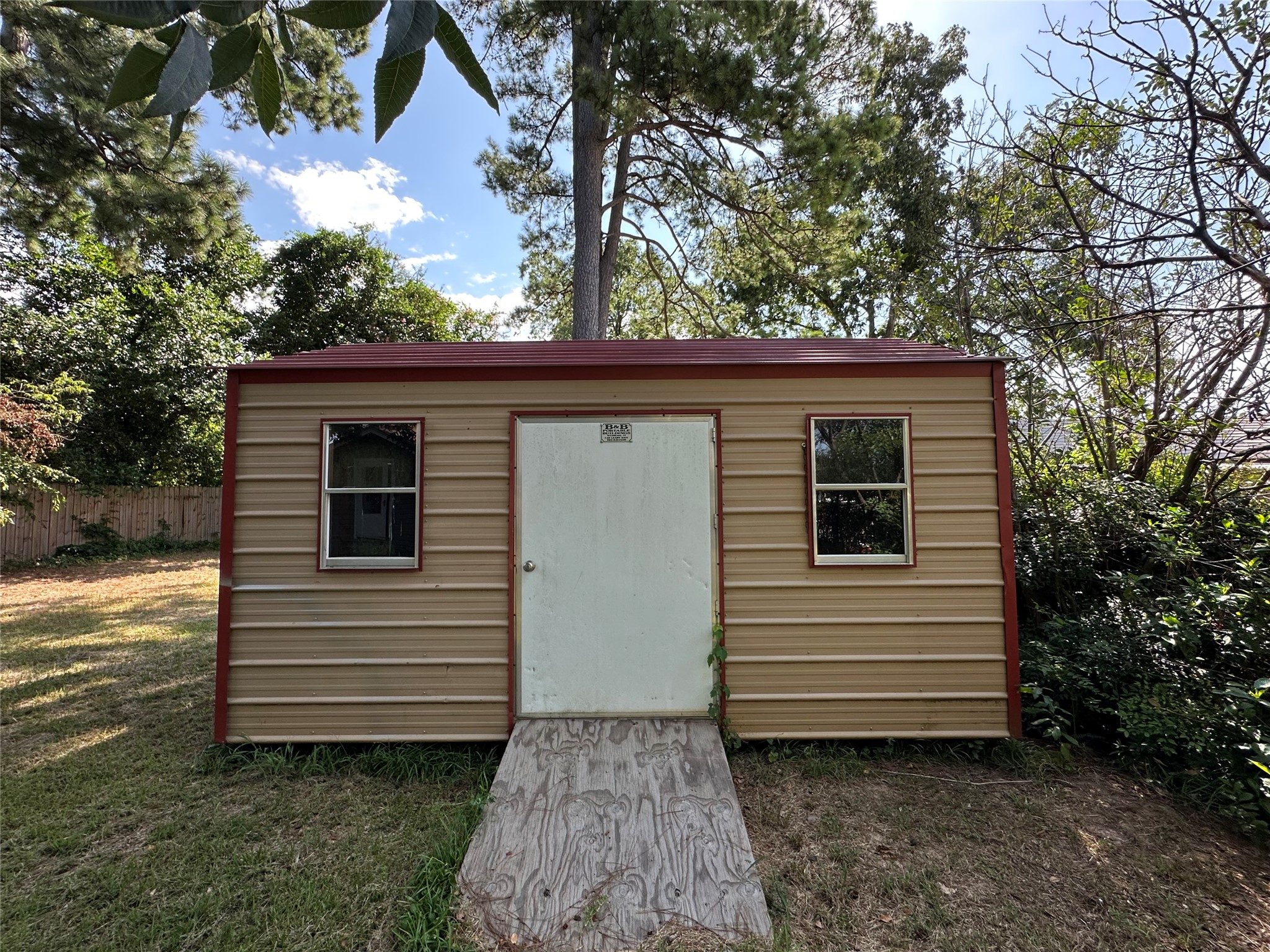 208 N Bowie New Boston TX 75570