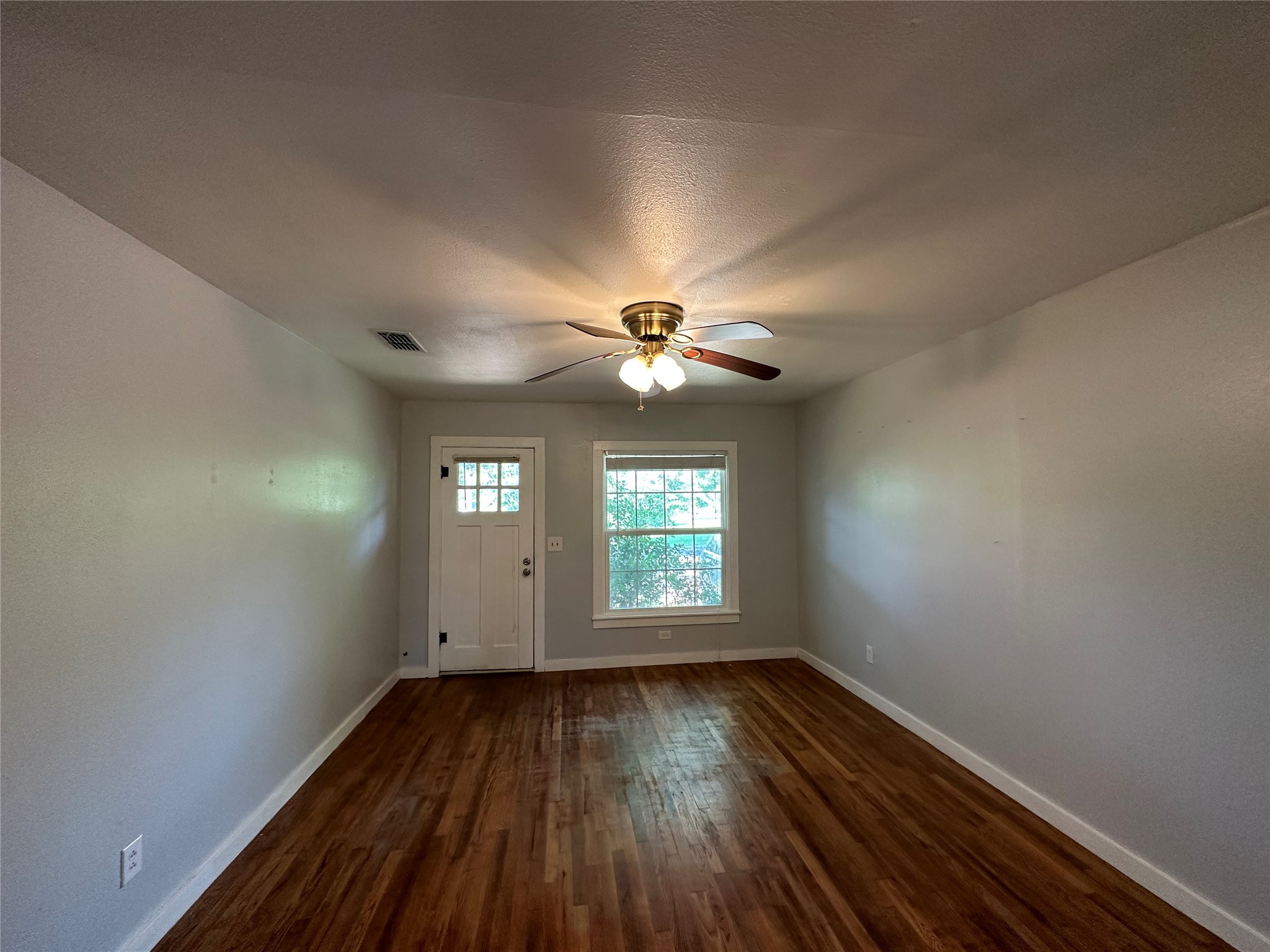 208 N Bowie New Boston TX 75570