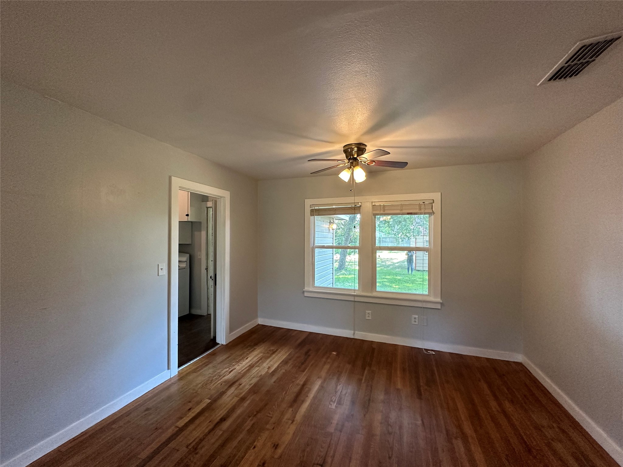 208 N Bowie New Boston TX 75570