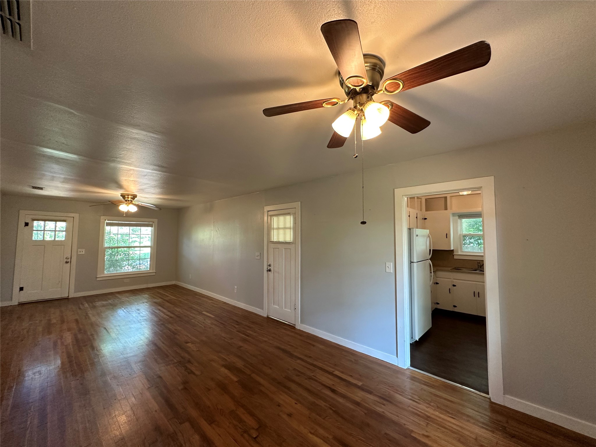 208 N Bowie New Boston TX 75570