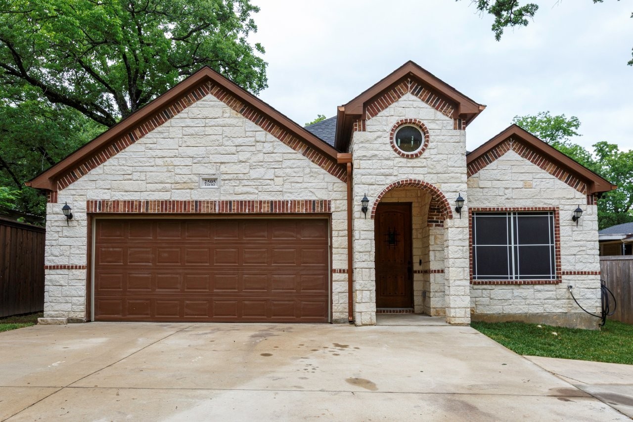 2505 Edd Road Dallas TX 75253