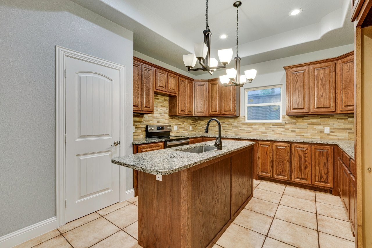 2505 Edd Road Dallas TX 75253