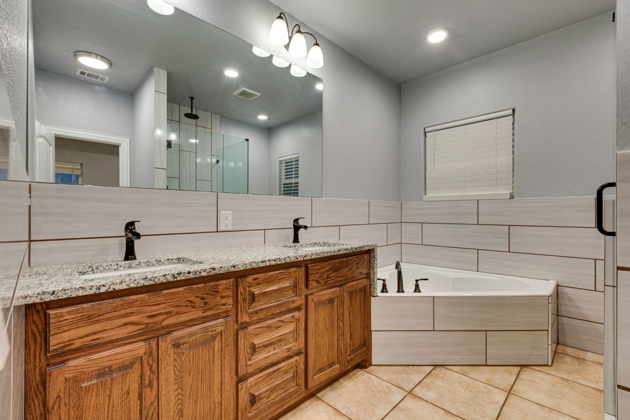 2505 Edd Road Dallas TX 75253