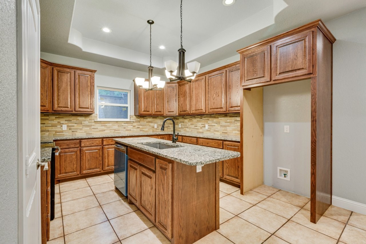 2505 Edd Road Dallas TX 75253