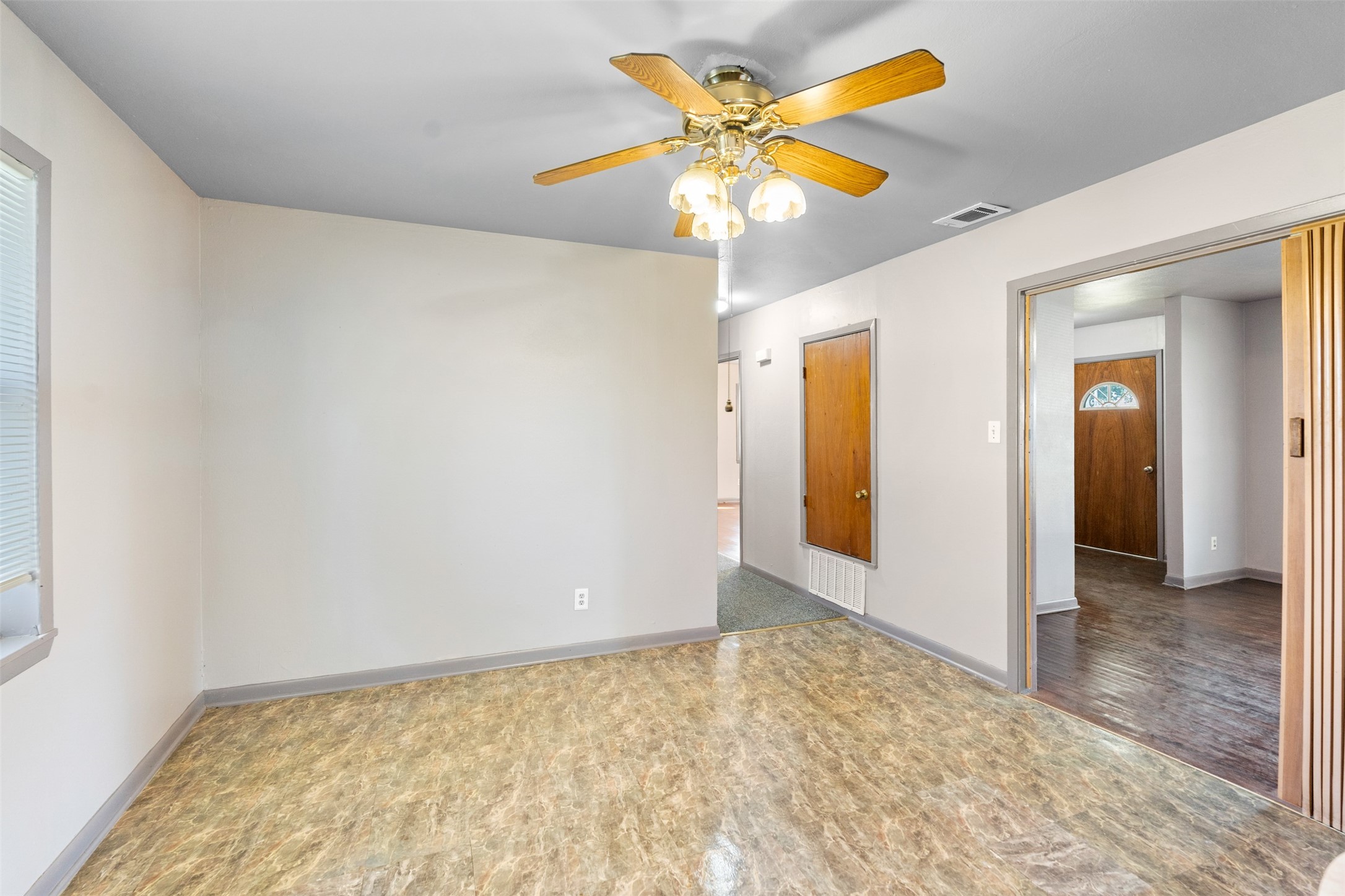 603 E Market Street Mabank TX 75147