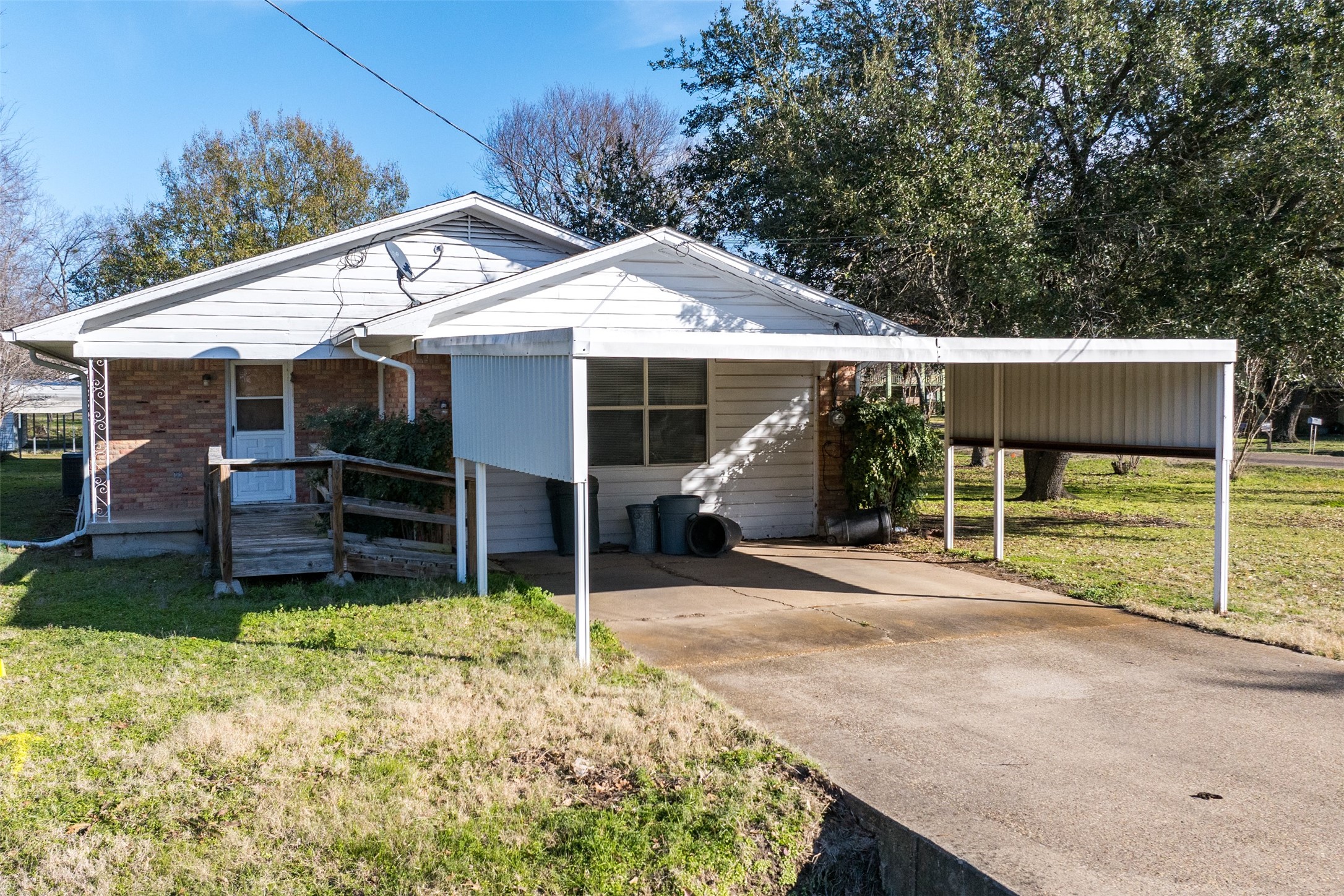 603 E Market Street Mabank TX 75147