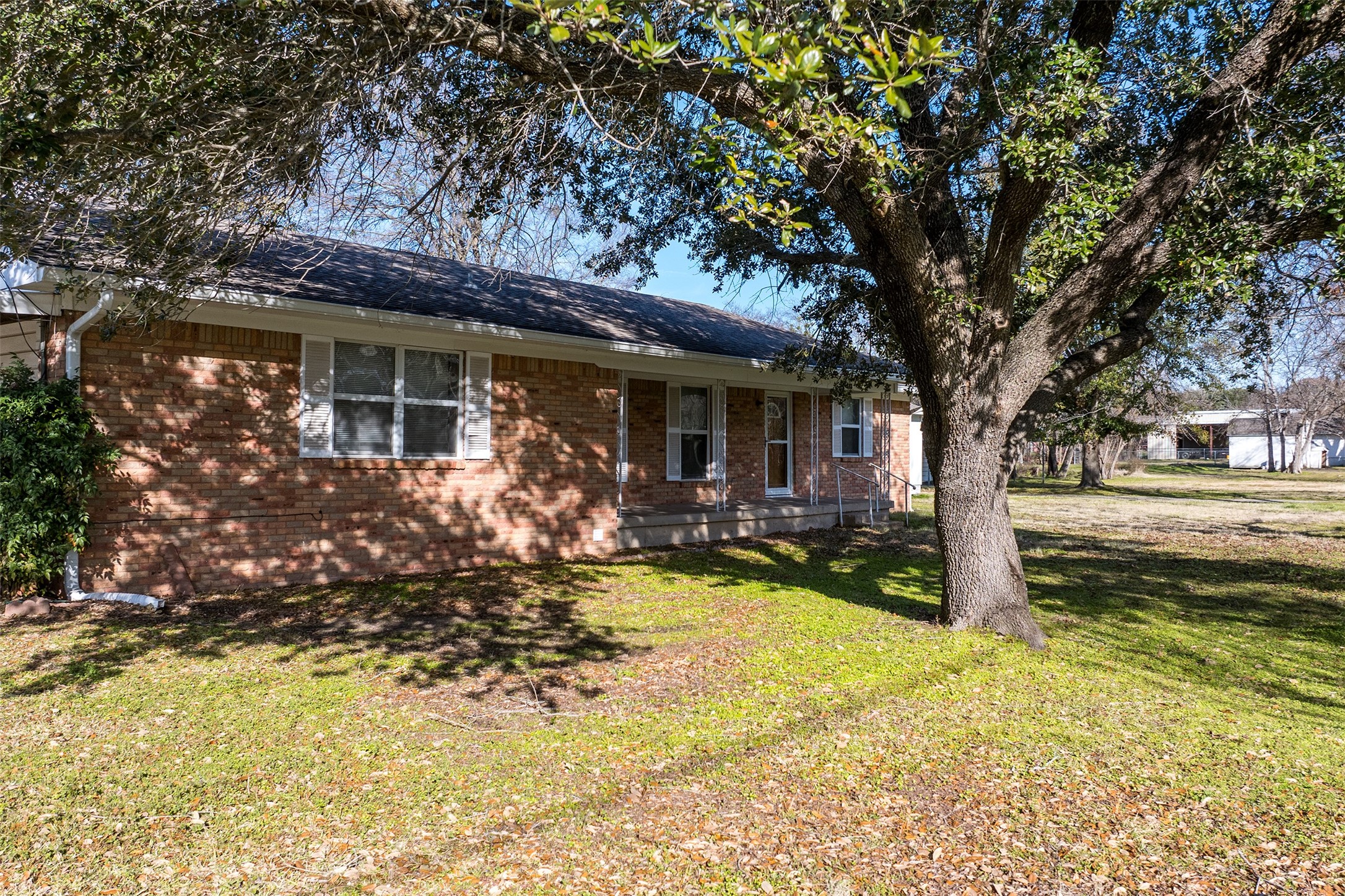 603 E Market Street Mabank TX 75147