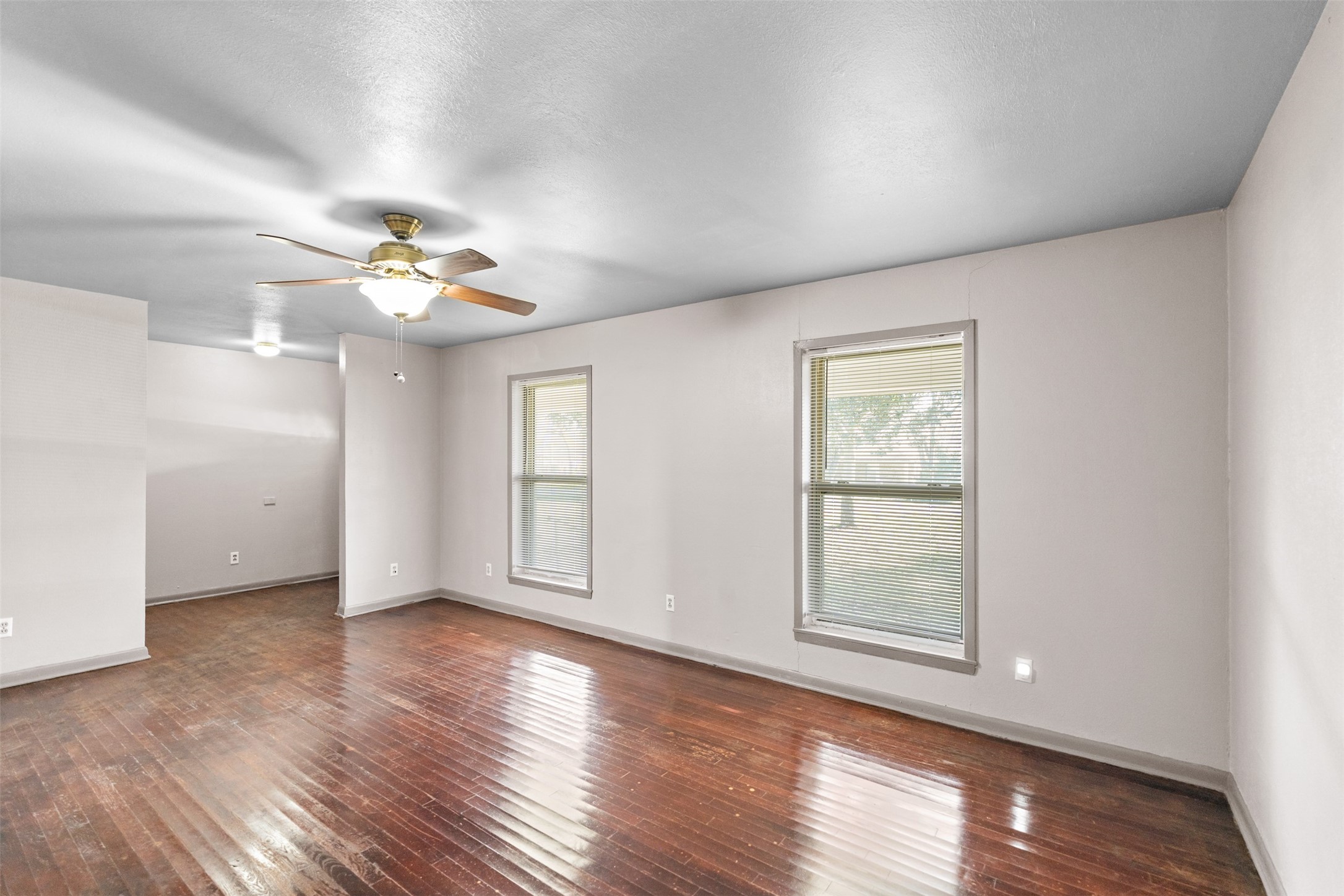 603 E Market Street Mabank TX 75147