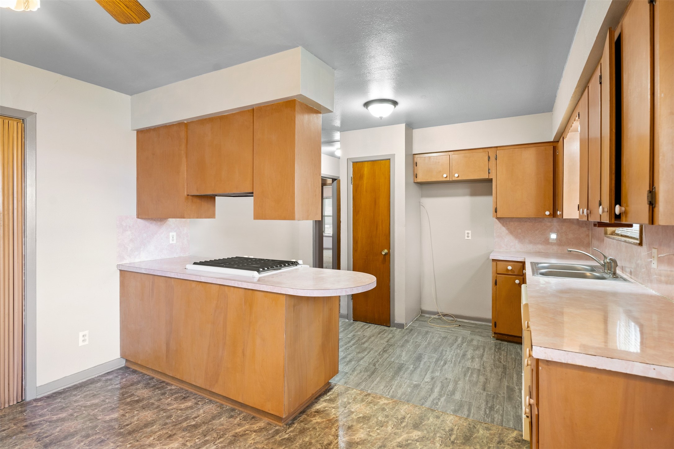 603 E Market Street Mabank TX 75147