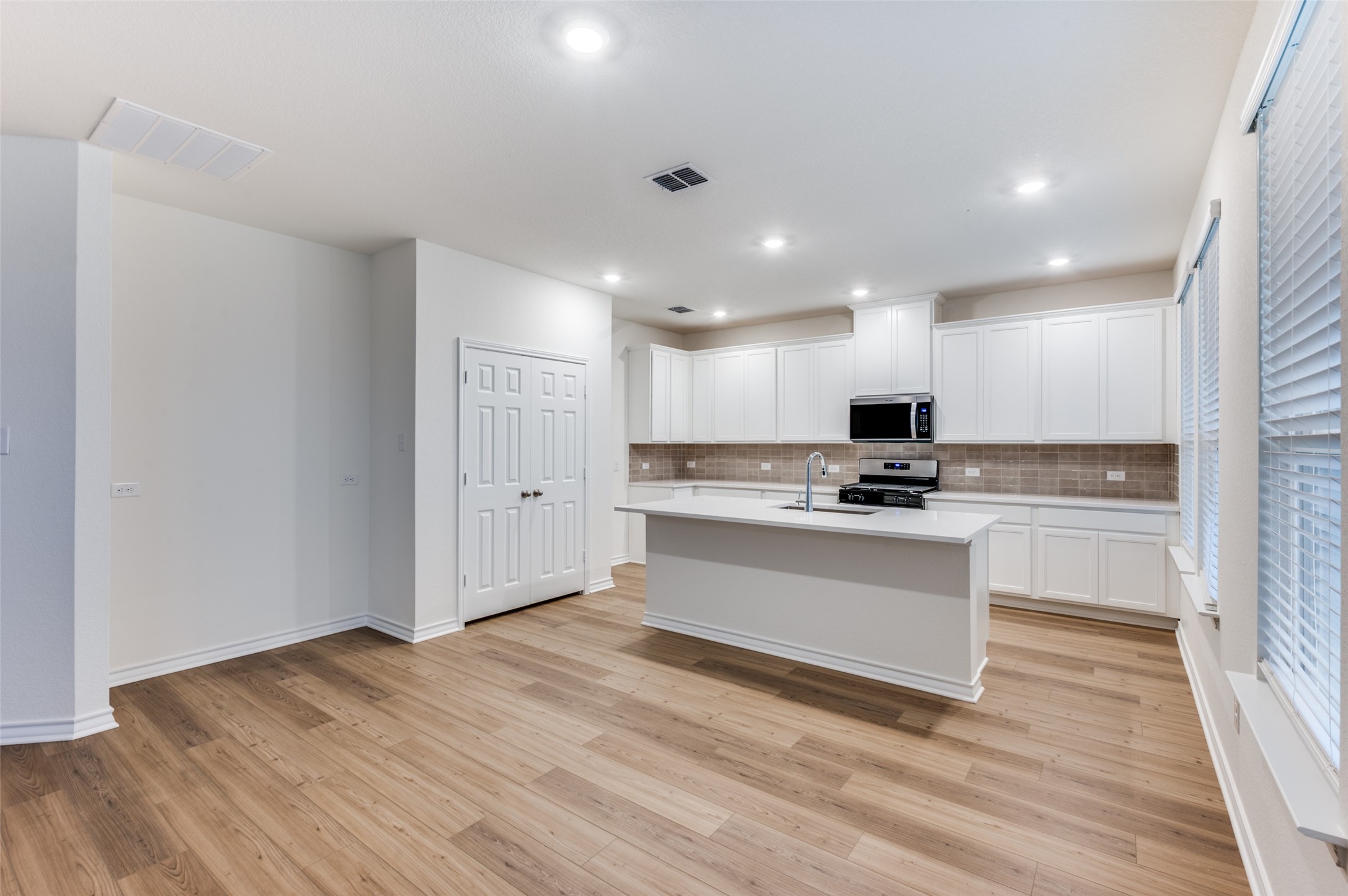2704 Goldfinch Drive Denton TX 76205