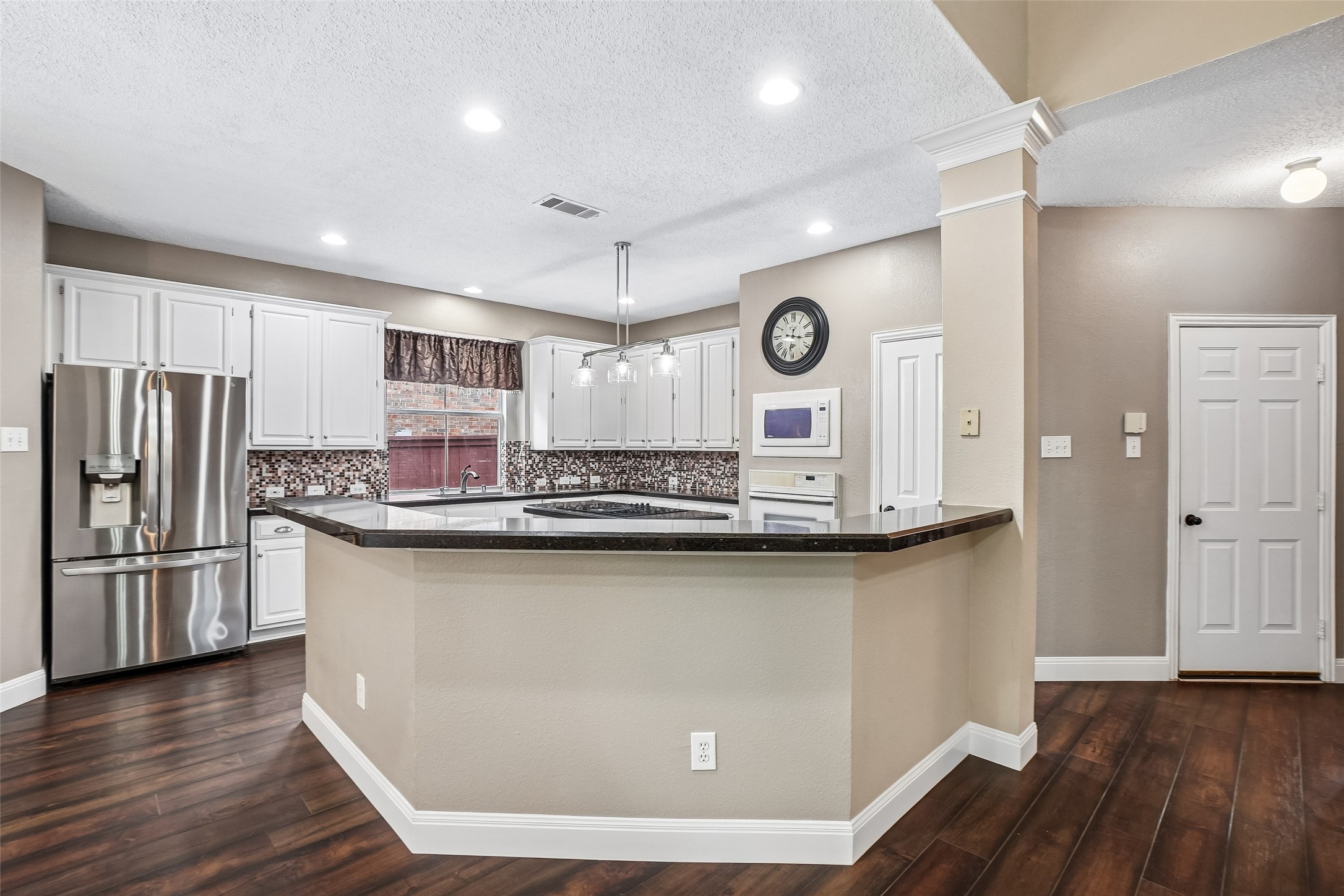 2809 Stonehurst Drive Grapevine TX 76051