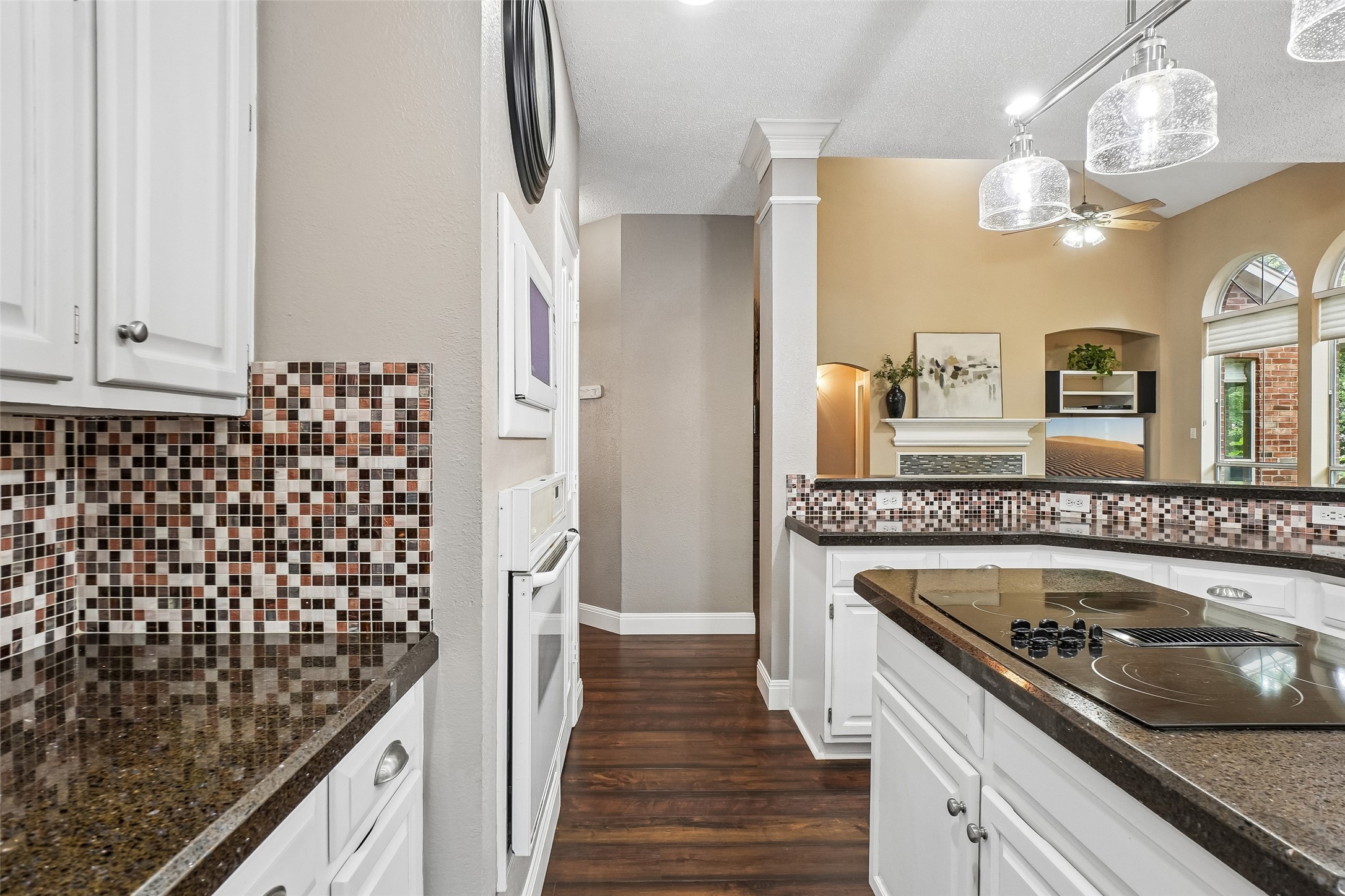 2809 Stonehurst Drive Grapevine TX 76051