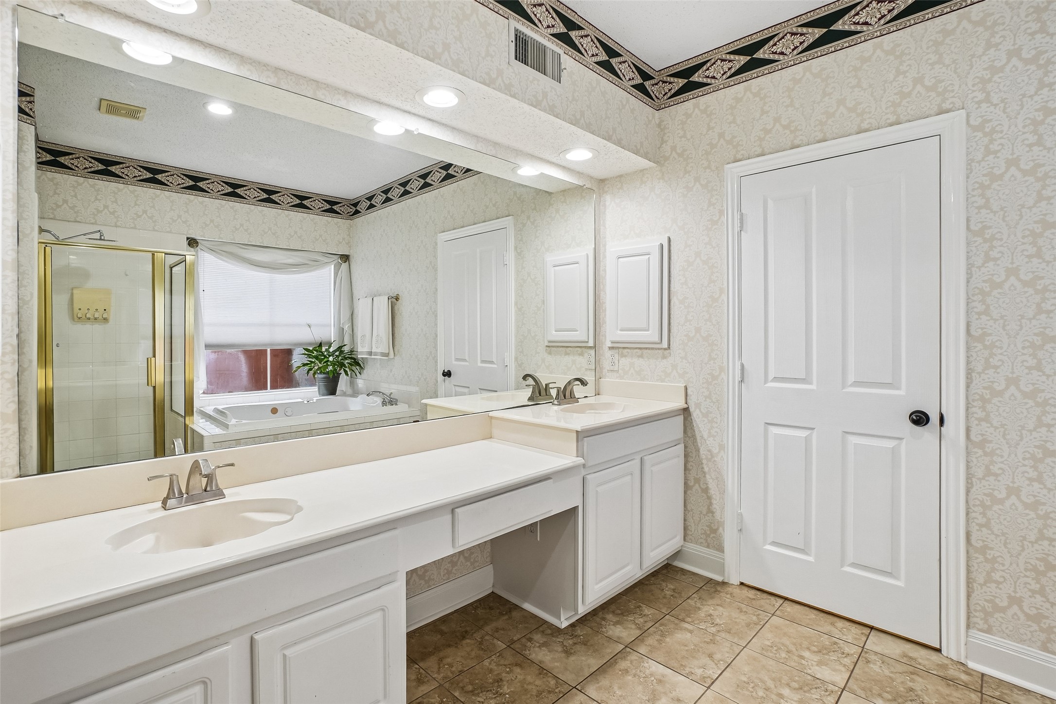 2809 Stonehurst Drive Grapevine TX 76051