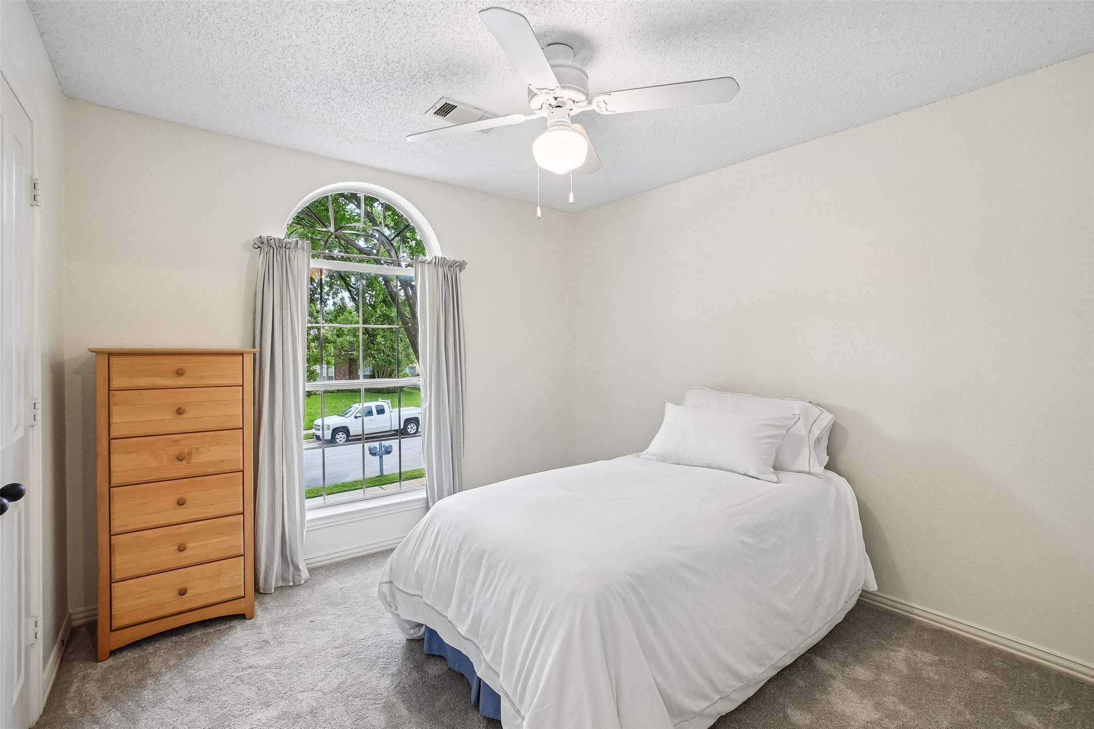 2809 Stonehurst Drive Grapevine TX 76051