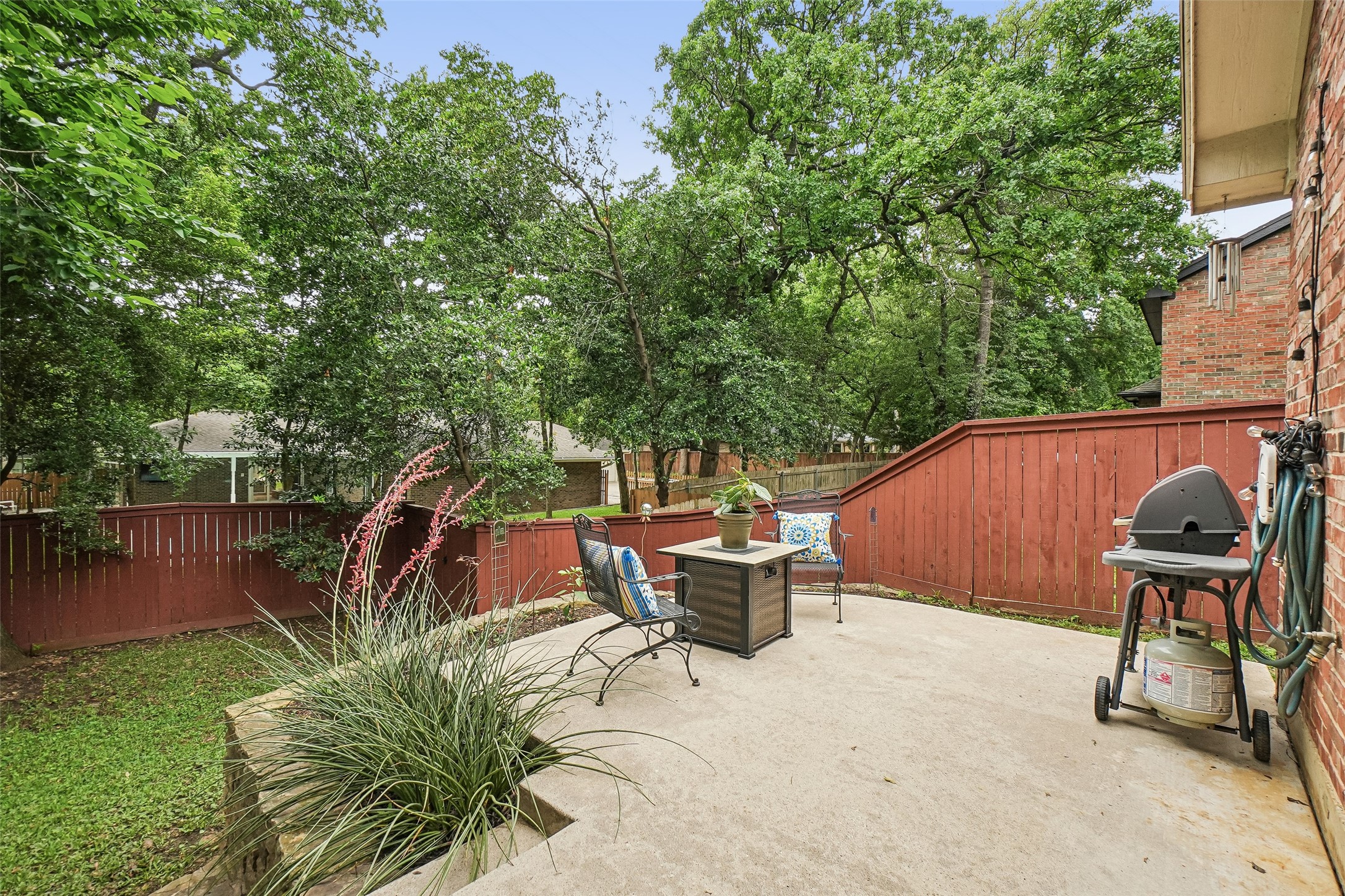2809 Stonehurst Drive Grapevine TX 76051
