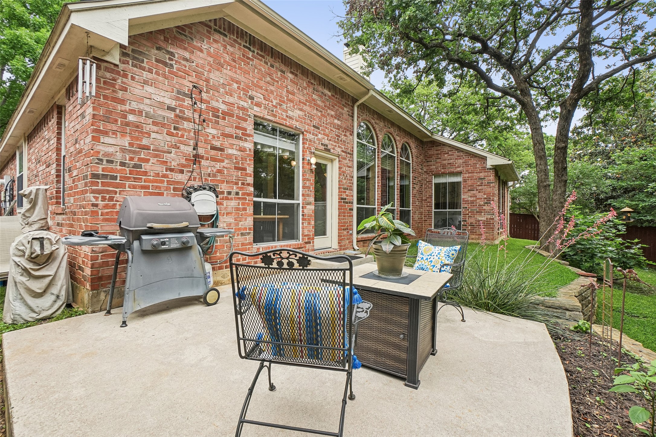 2809 Stonehurst Drive Grapevine TX 76051