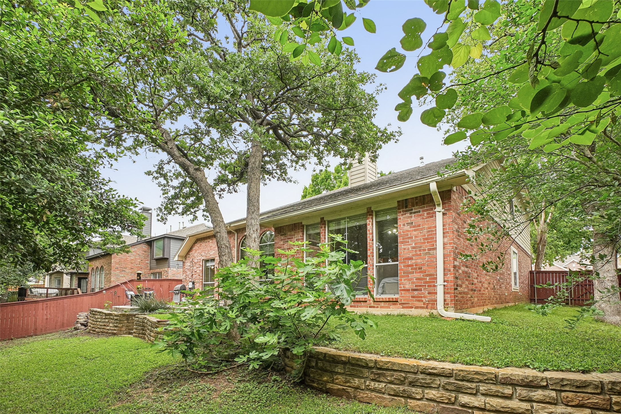 2809 Stonehurst Drive Grapevine TX 76051