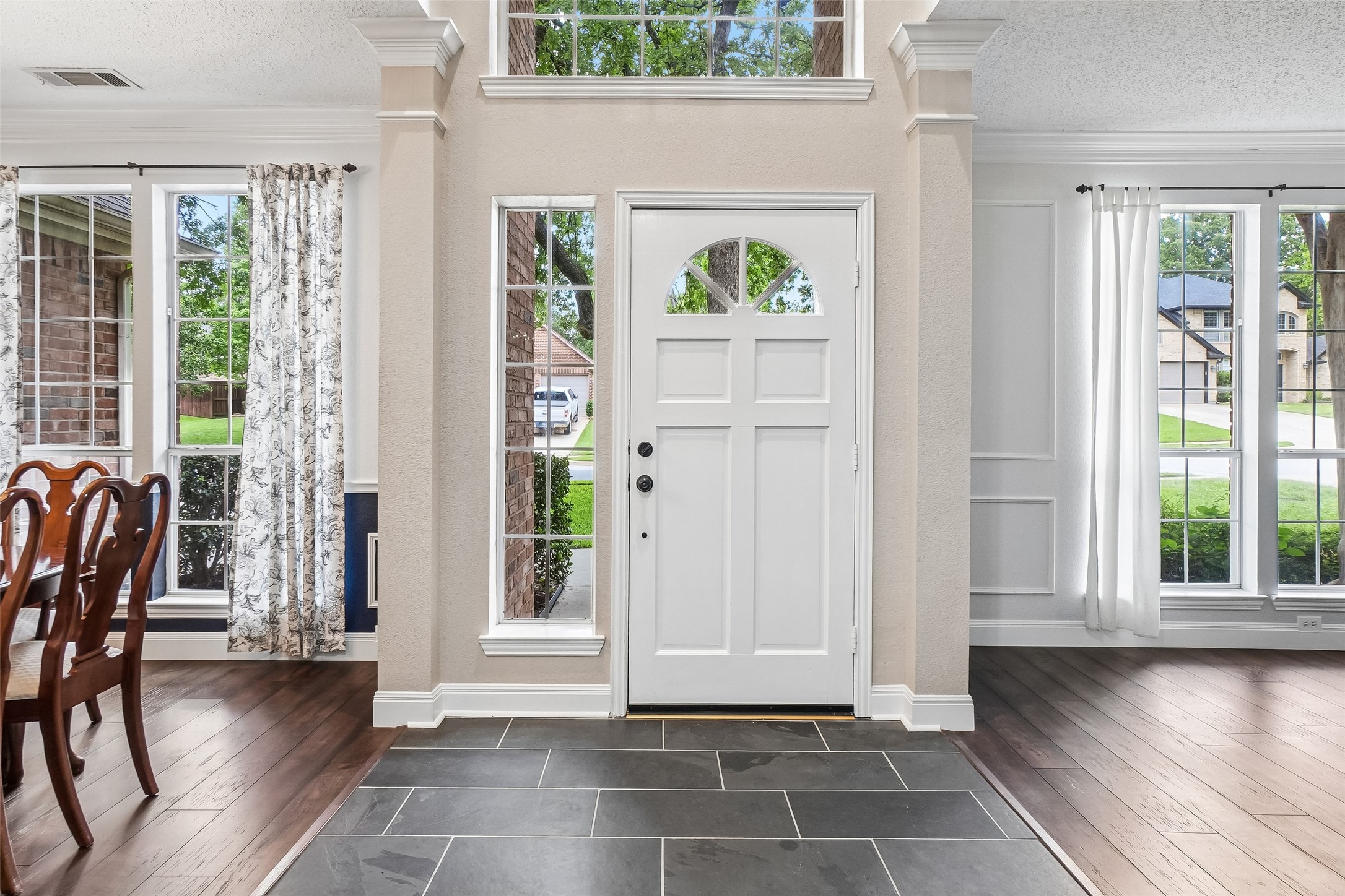 2809 Stonehurst Drive Grapevine TX 76051