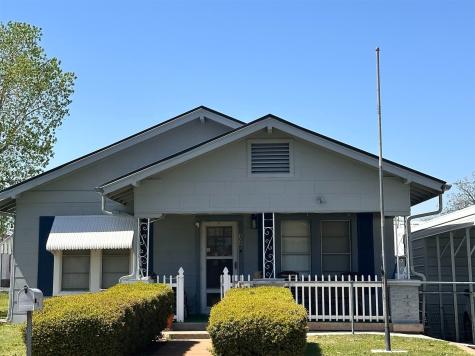 206 Rock Street Bowie TX 76230