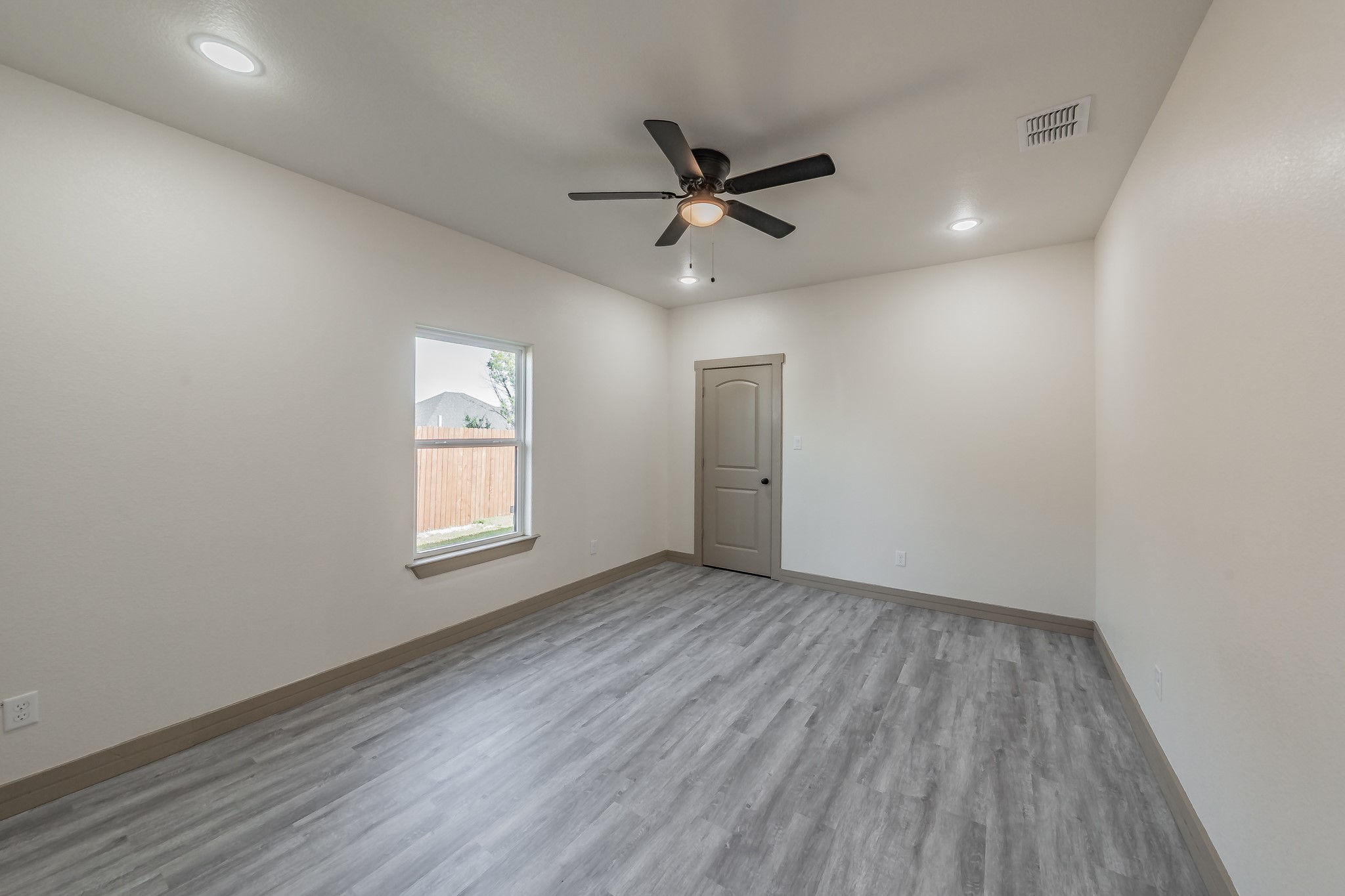 2515 Coyote Trail Granbury TX 76048