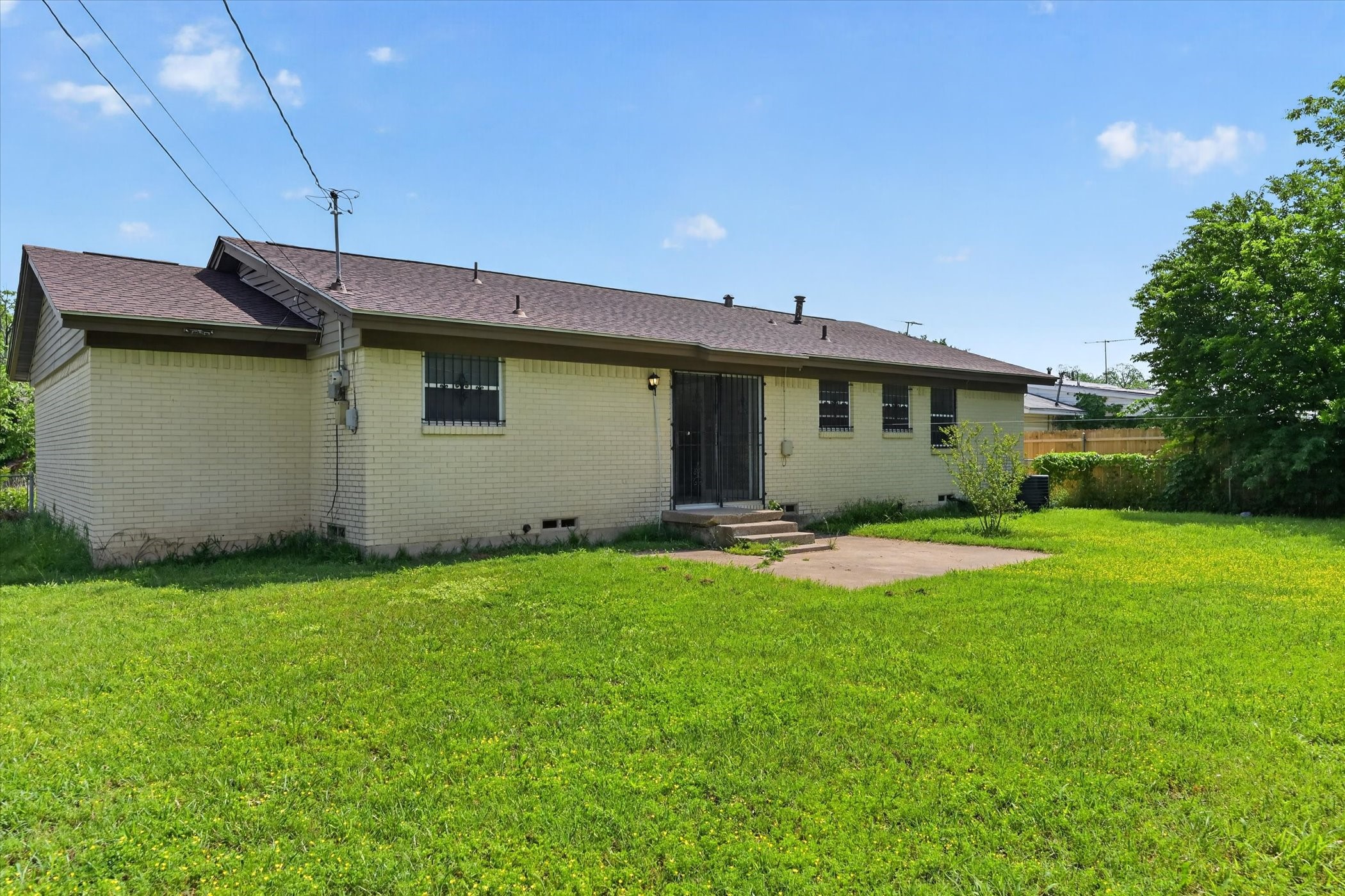 1528 Wagon Wheels Trail Dallas TX 75241