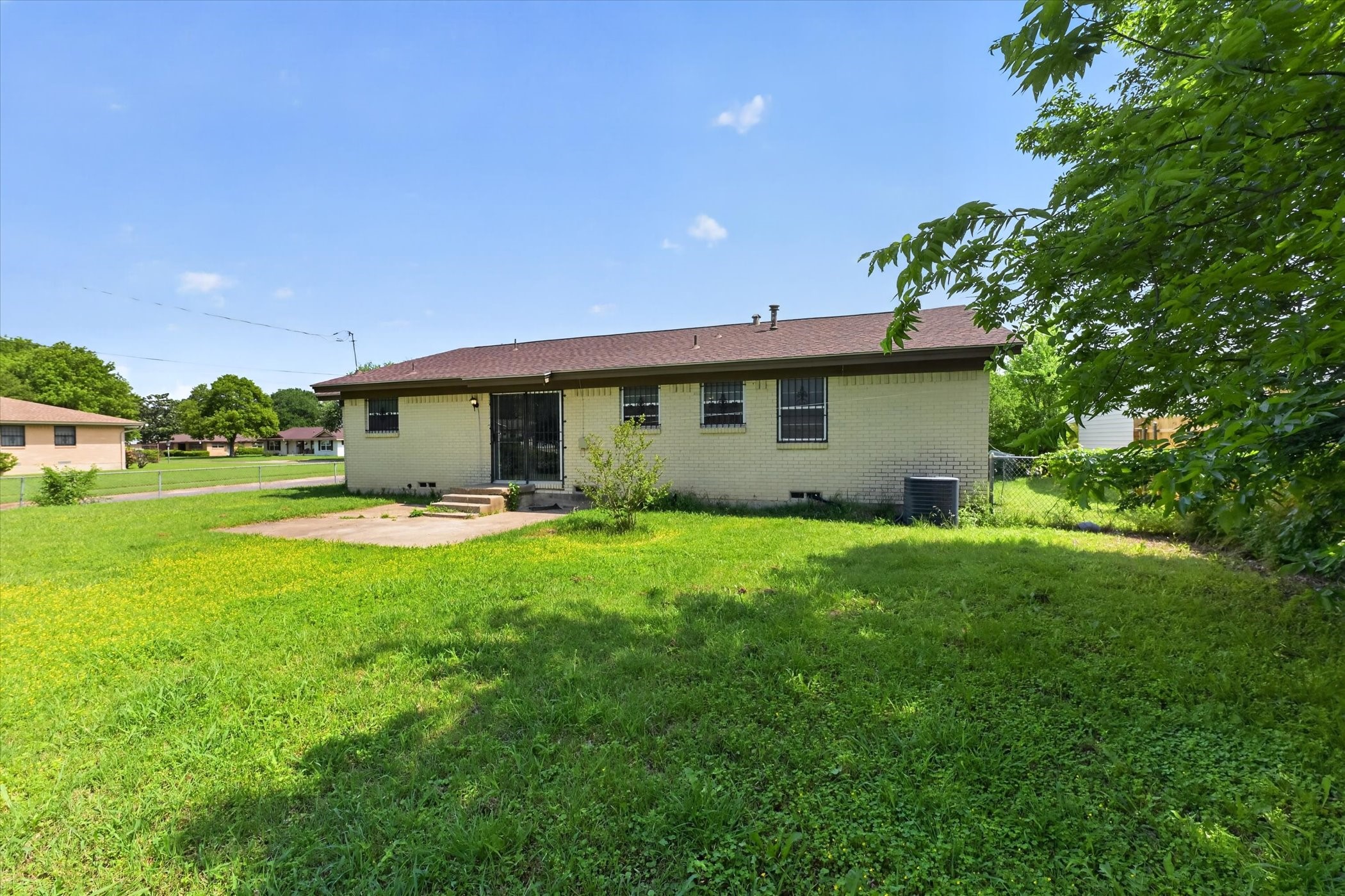 1528 Wagon Wheels Trail Dallas TX 75241