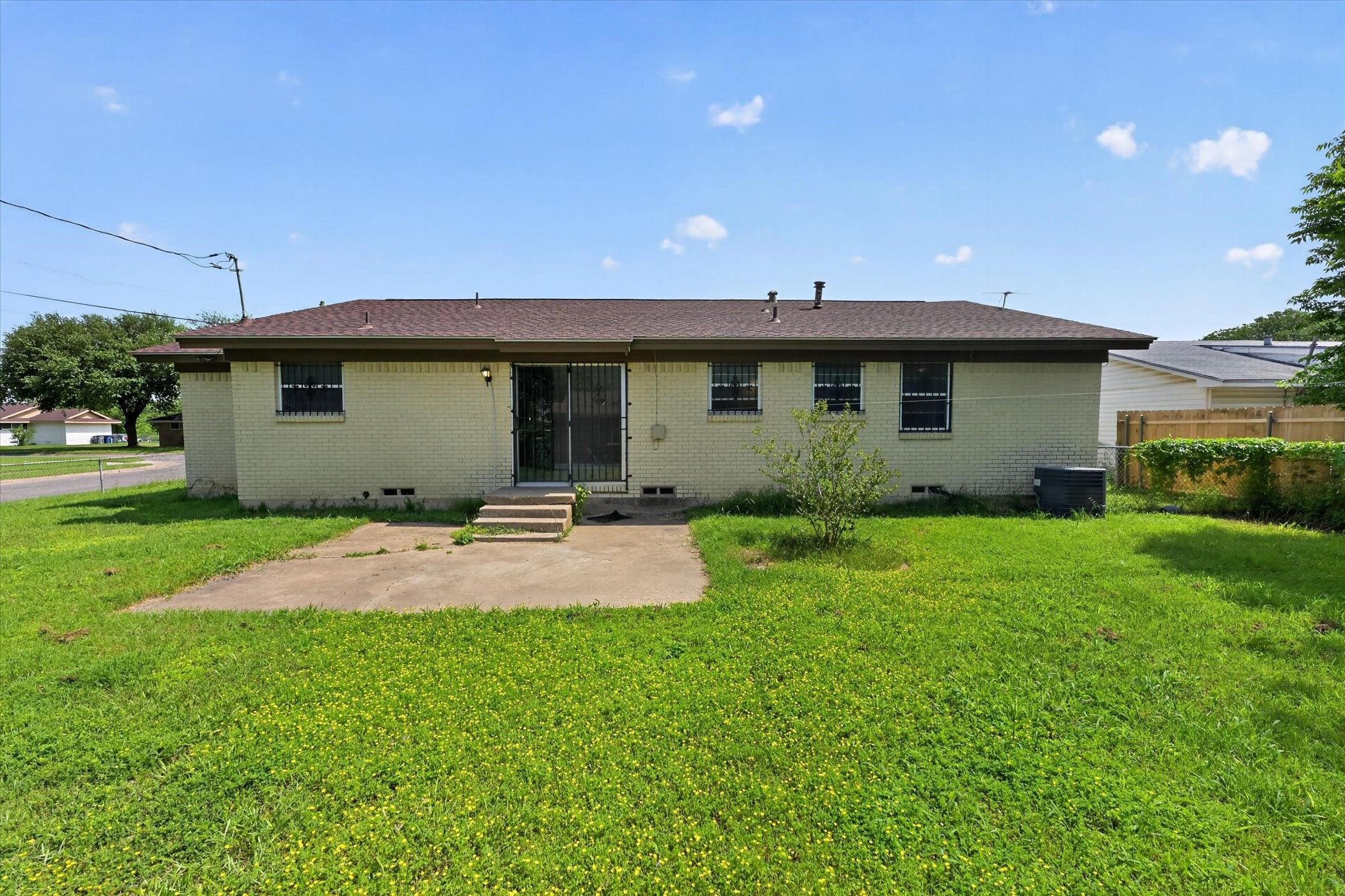 1528 Wagon Wheels Trail Dallas TX 75241