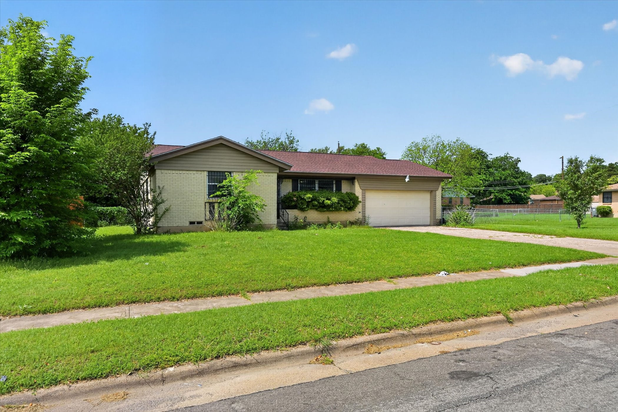 1528 Wagon Wheels Trail Dallas TX 75241