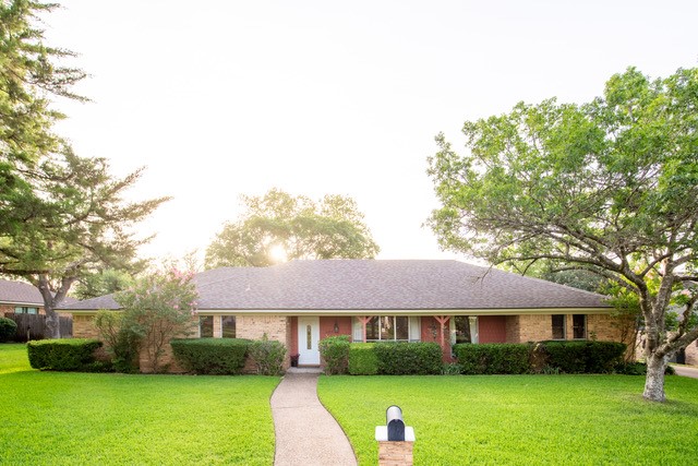 8209 Knottingham Drive Woodway TX 76712