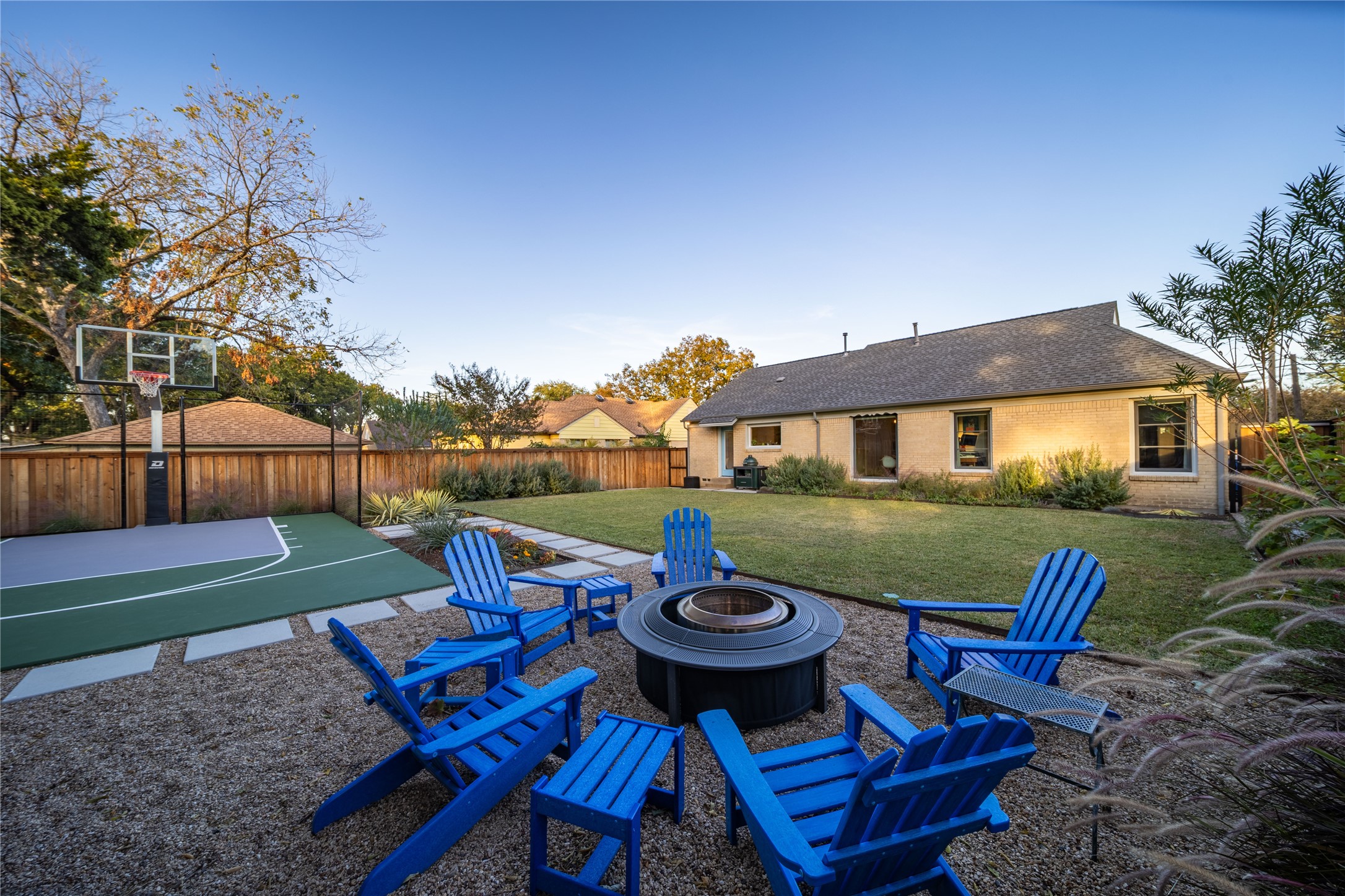 627 N Oak Cliff Boulevard Dallas TX 75208