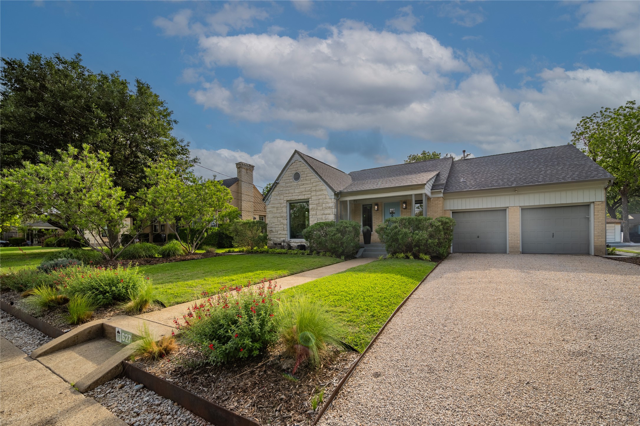 627 N Oak Cliff Boulevard Dallas TX 75208