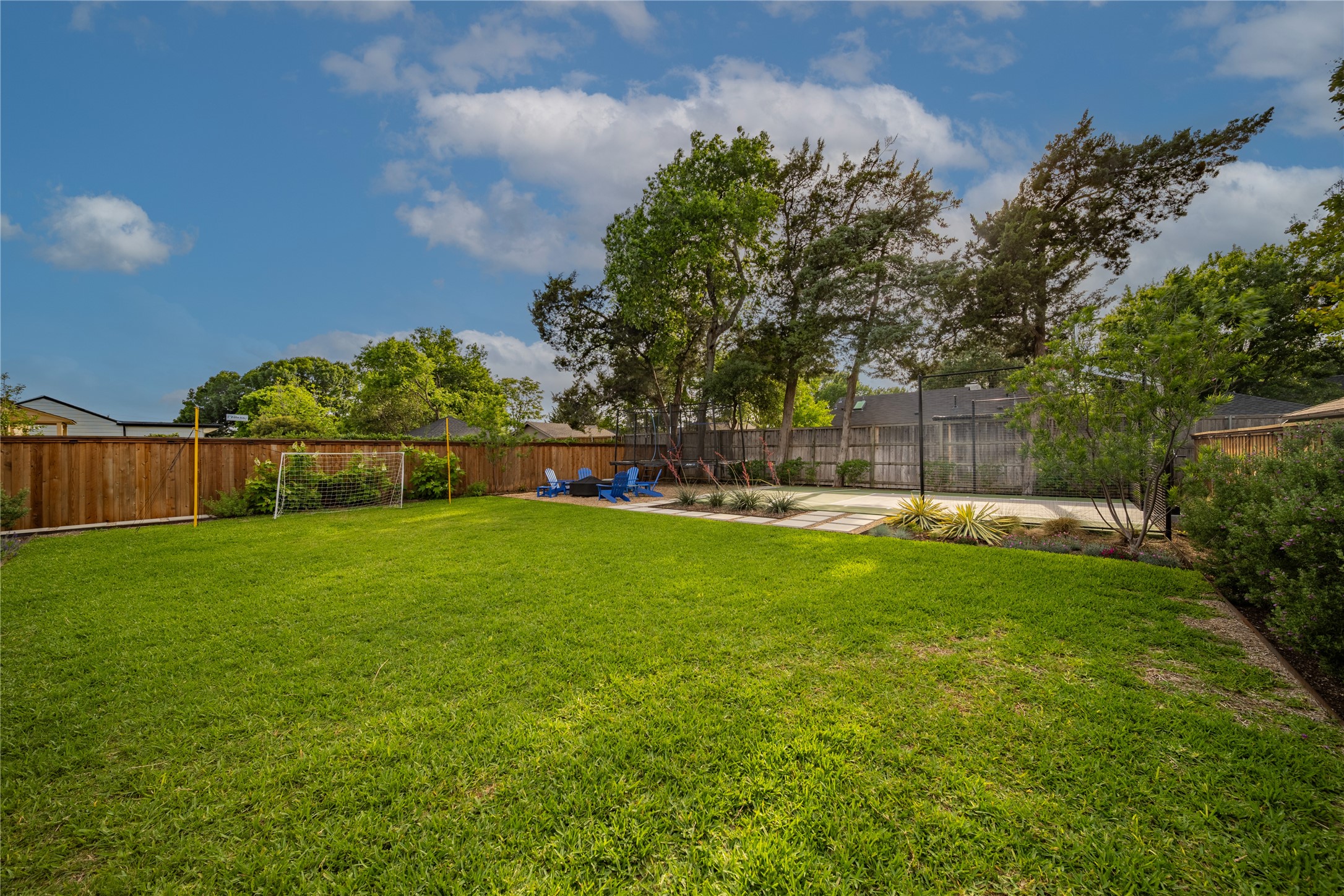 627 N Oak Cliff Boulevard Dallas TX 75208
