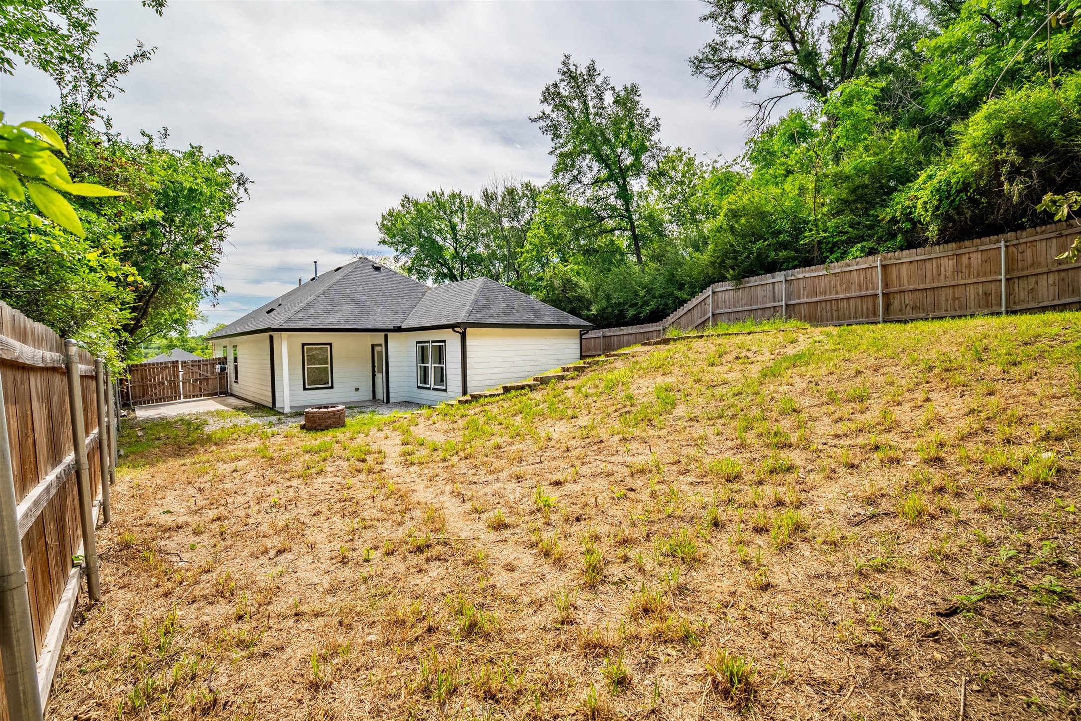 2955 Pearl Avenue Fort Worth TX 76106