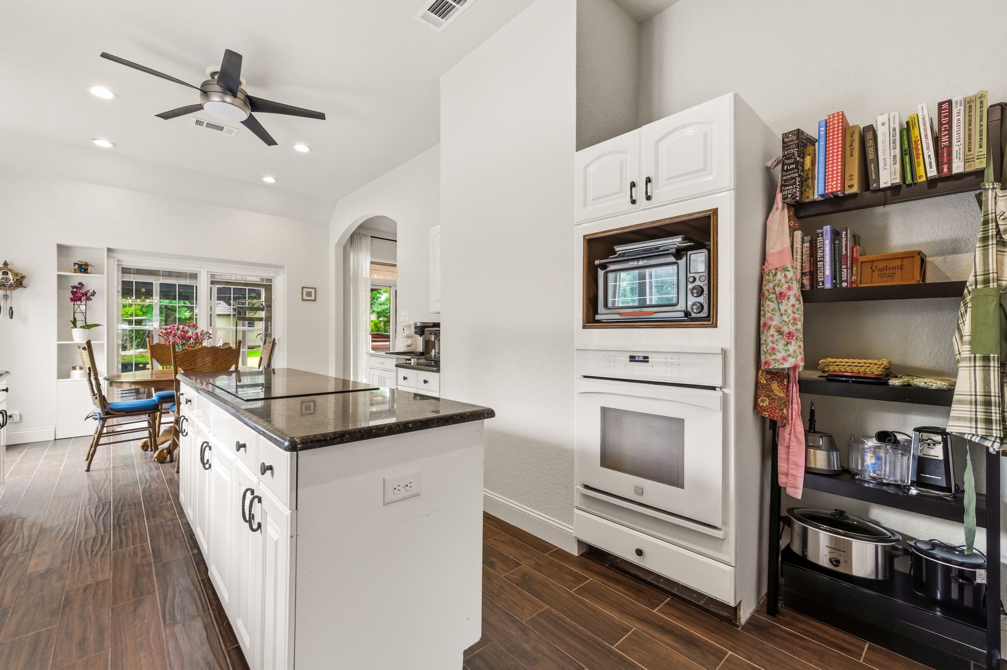 1092 Holly Lane Lewisville TX 75067