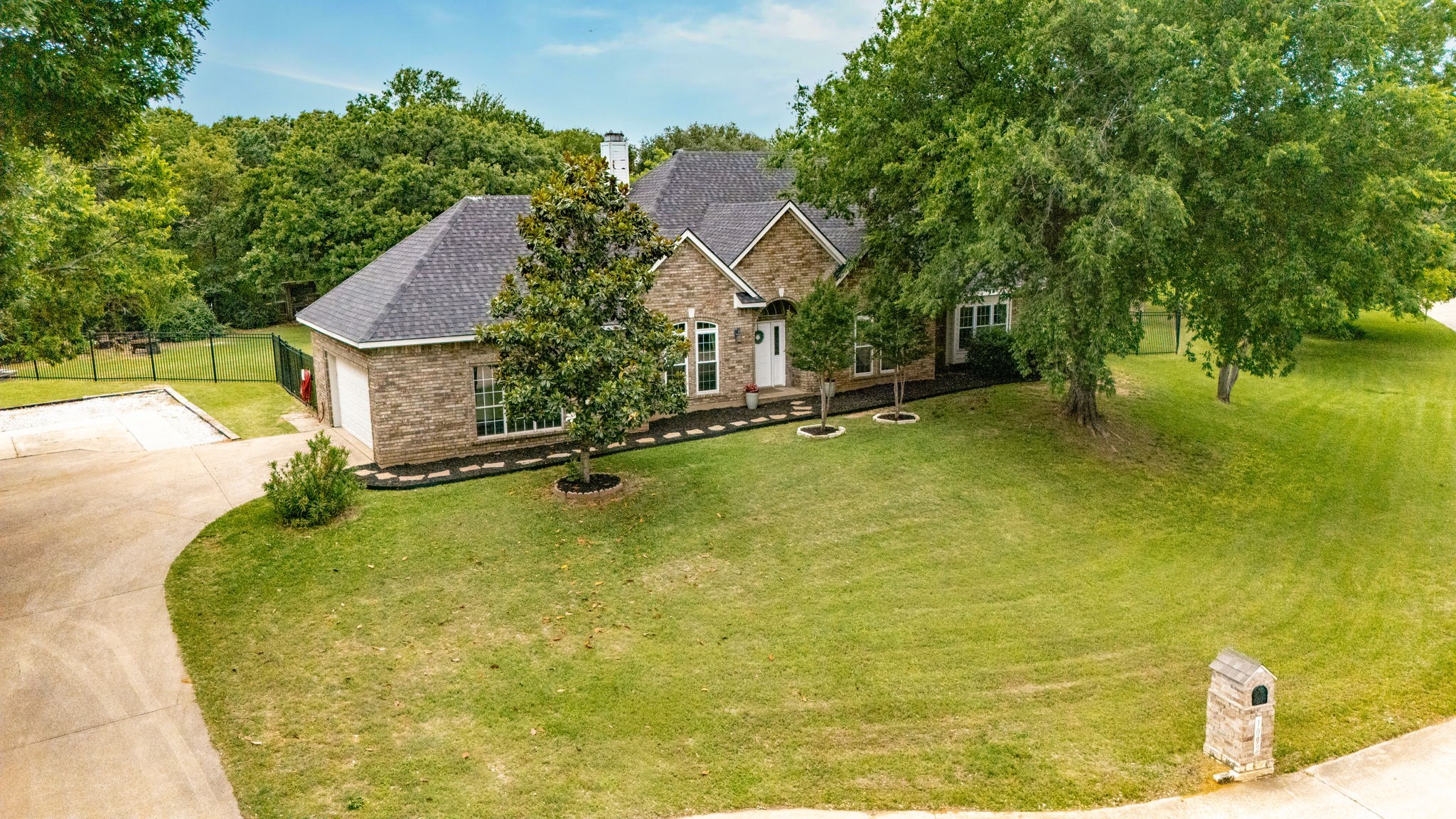 1092 Holly Lane Lewisville TX 75067