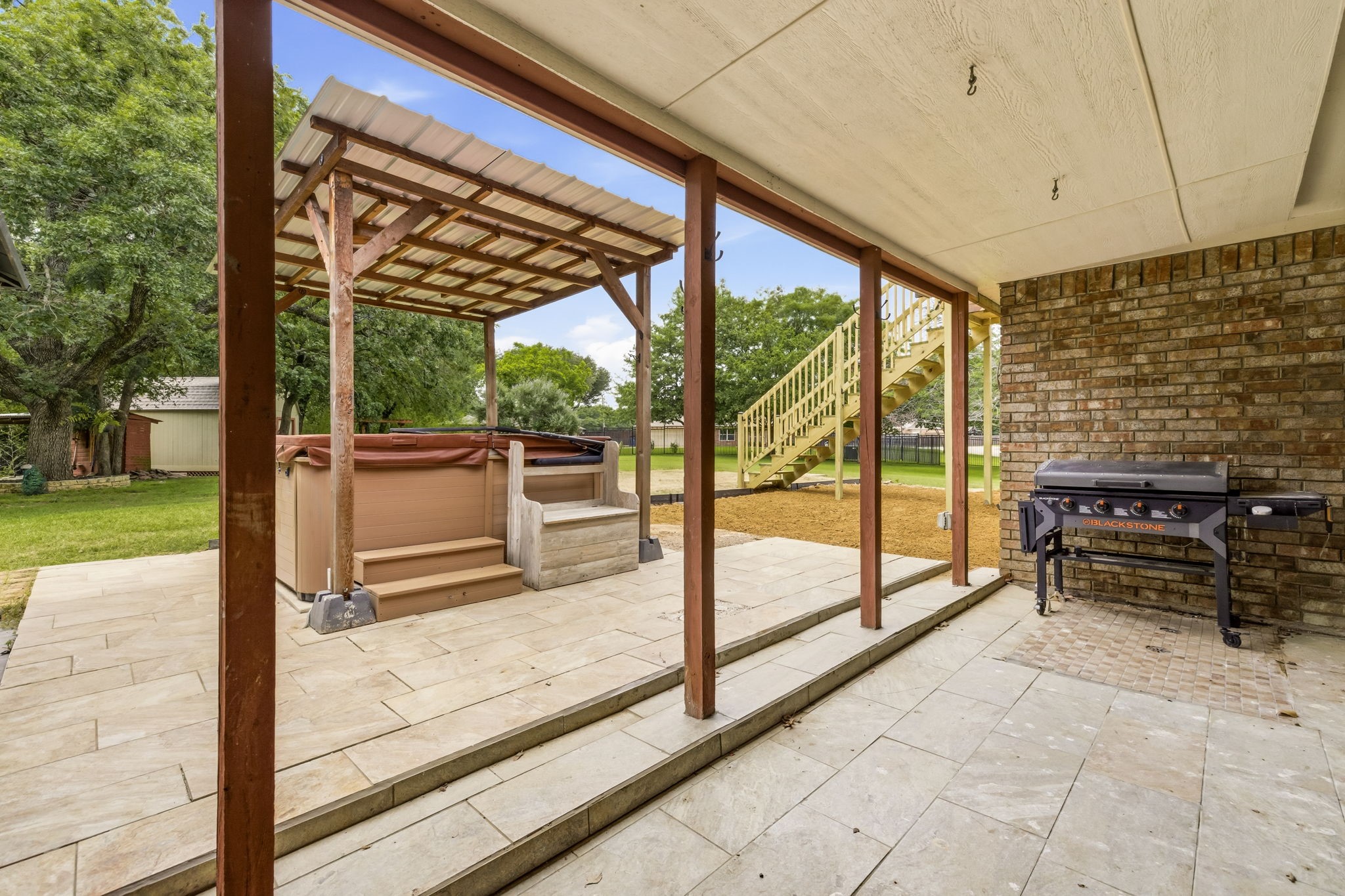 1092 Holly Lane Lewisville TX 75067