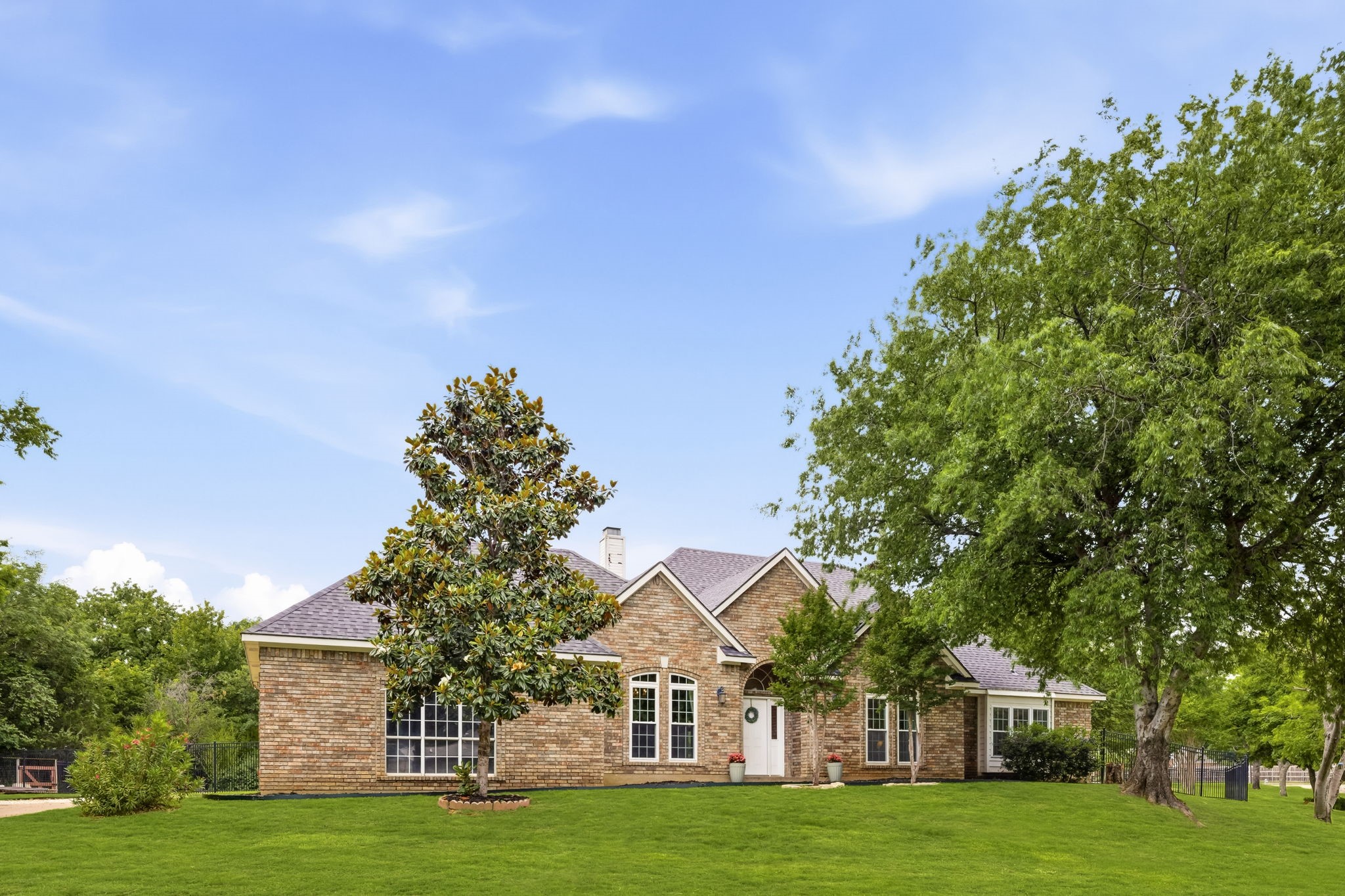1092 Holly Lane Lewisville TX 75067