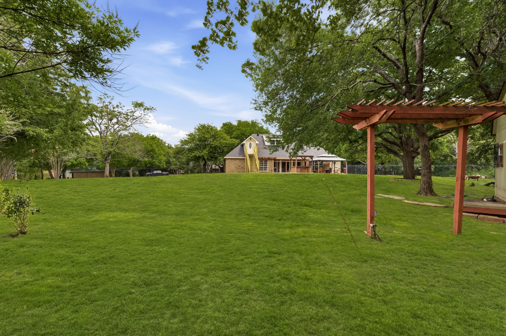 1092 Holly Lane Lewisville TX 75067