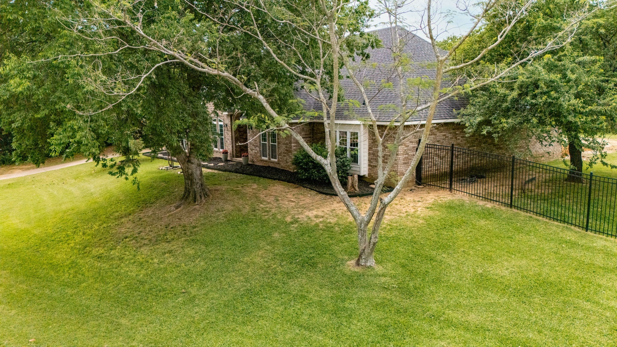1092 Holly Lane Lewisville TX 75067