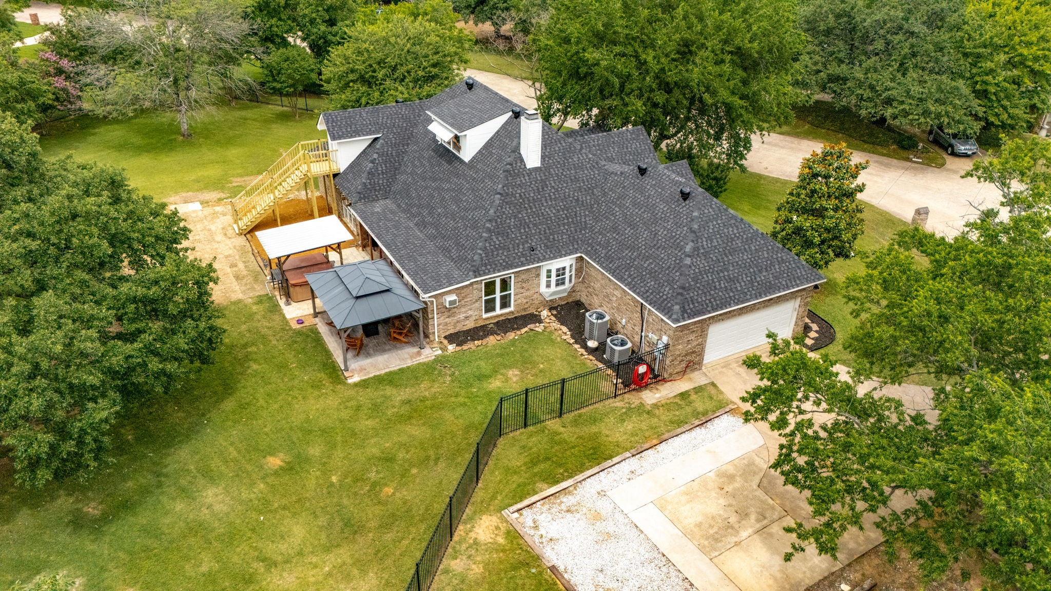 1092 Holly Lane Lewisville TX 75067