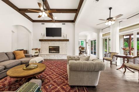 1092 Holly Lane Lewisville TX 75067