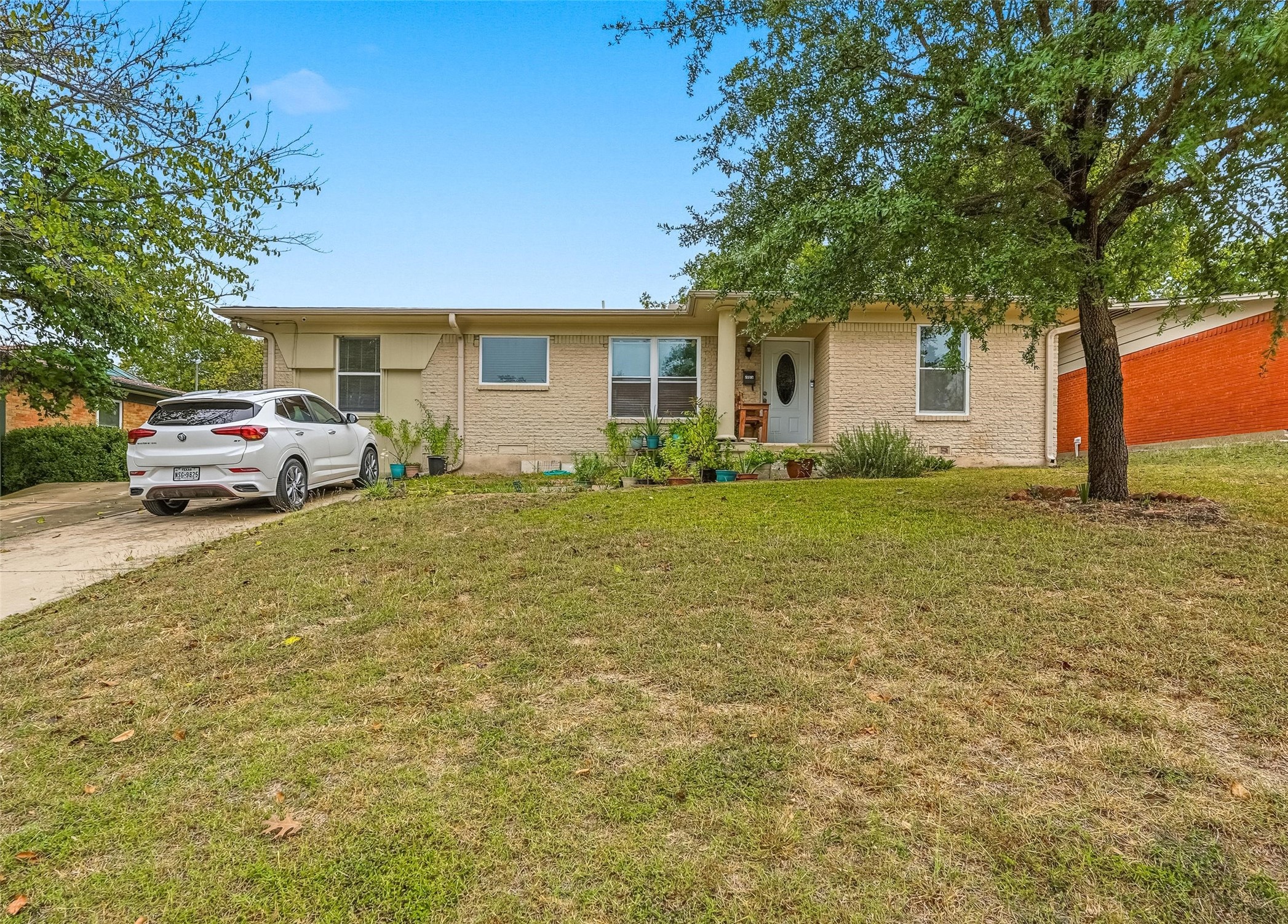 2223 Longwood Lane Dallas TX 75228