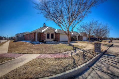 1337 Gayle Street Burleson TX 76028