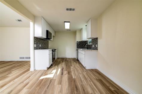 1052 Fox River Lane Fort Worth TX 76120