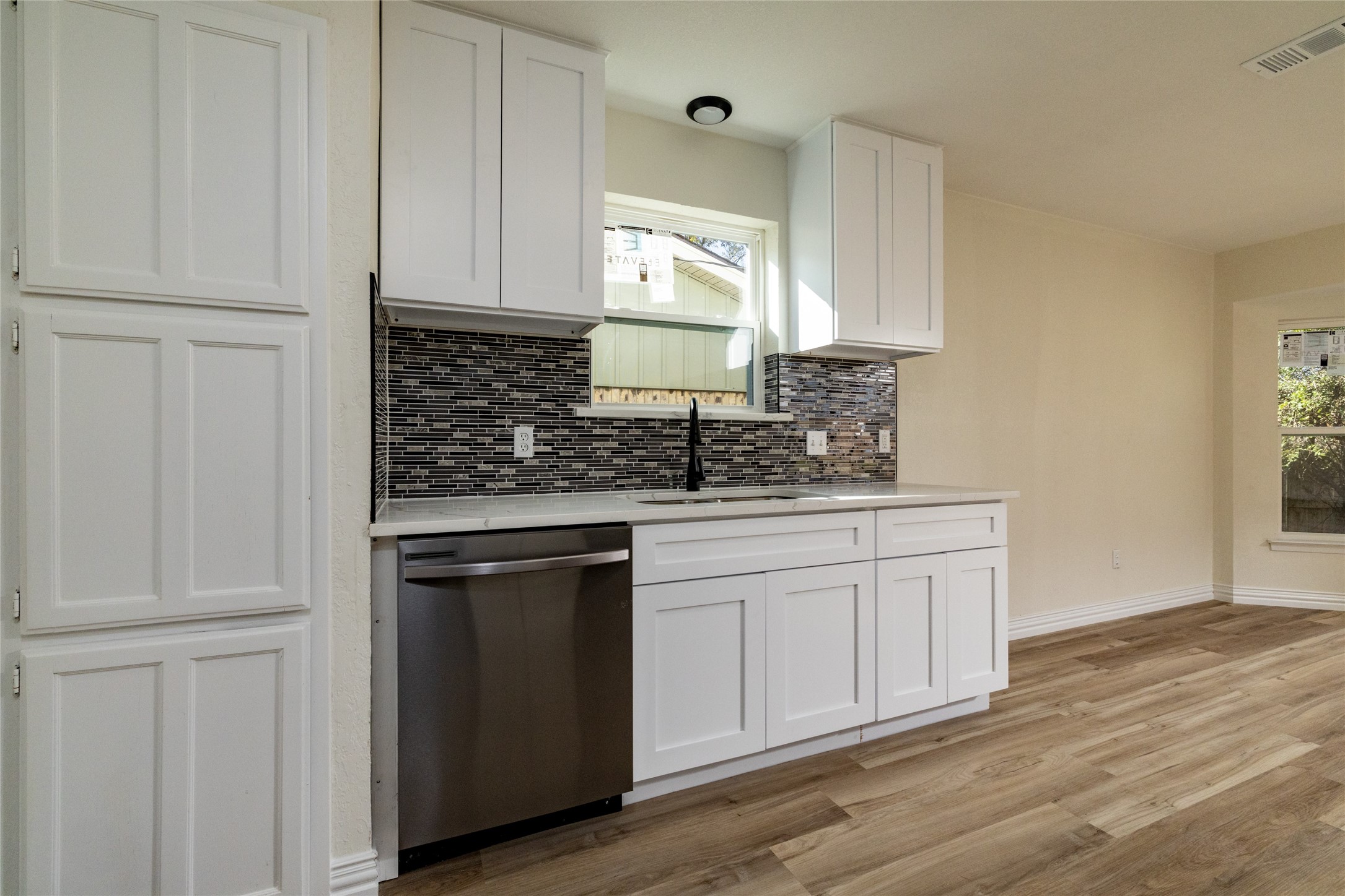 1052 Fox River Lane Fort Worth TX 76120