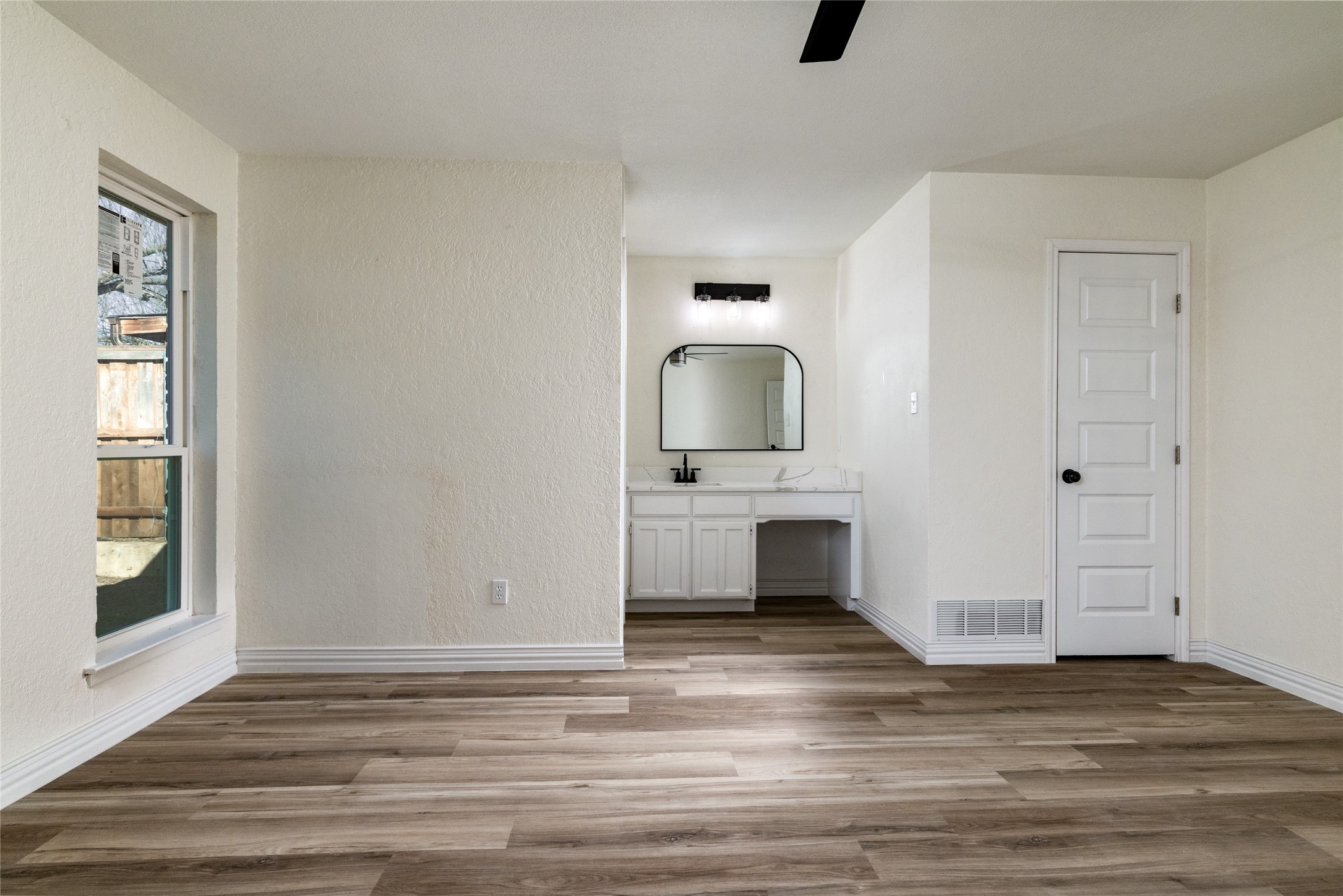 1052 Fox River Lane Fort Worth TX 76120
