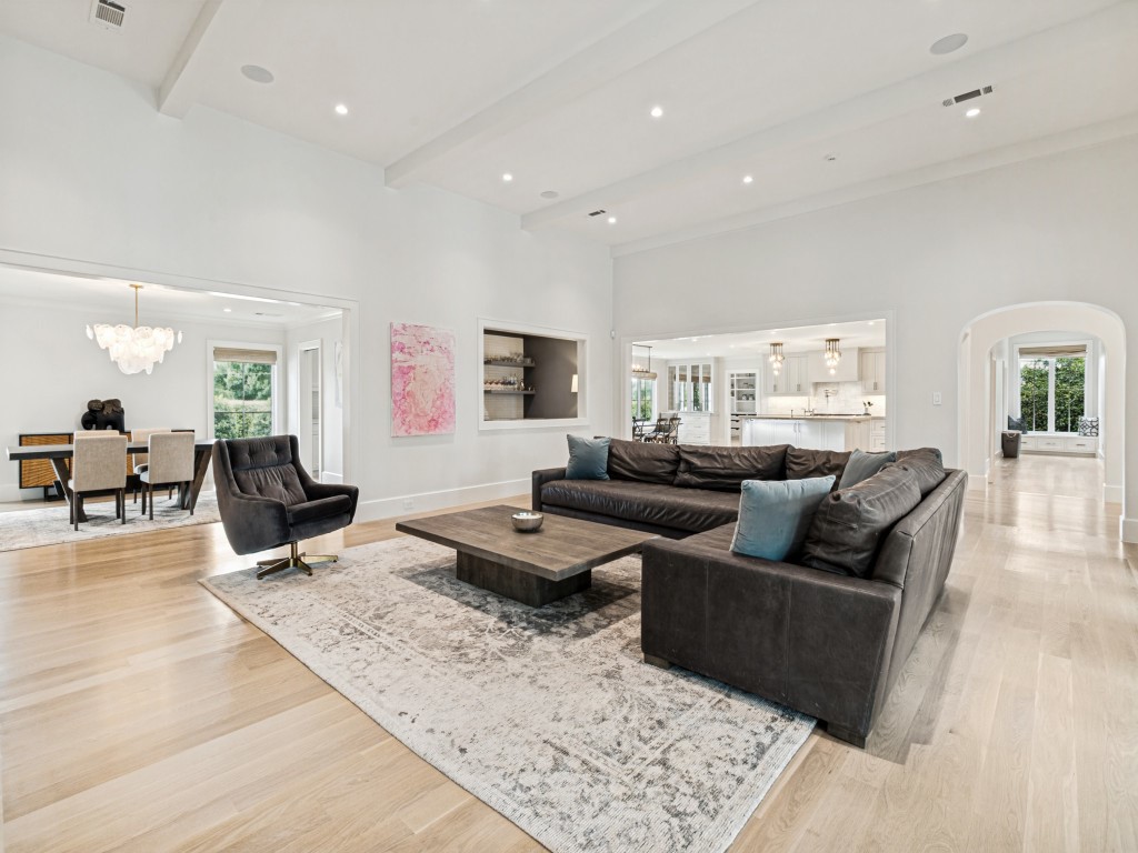 5111 Meaders Lane Dallas TX 75229